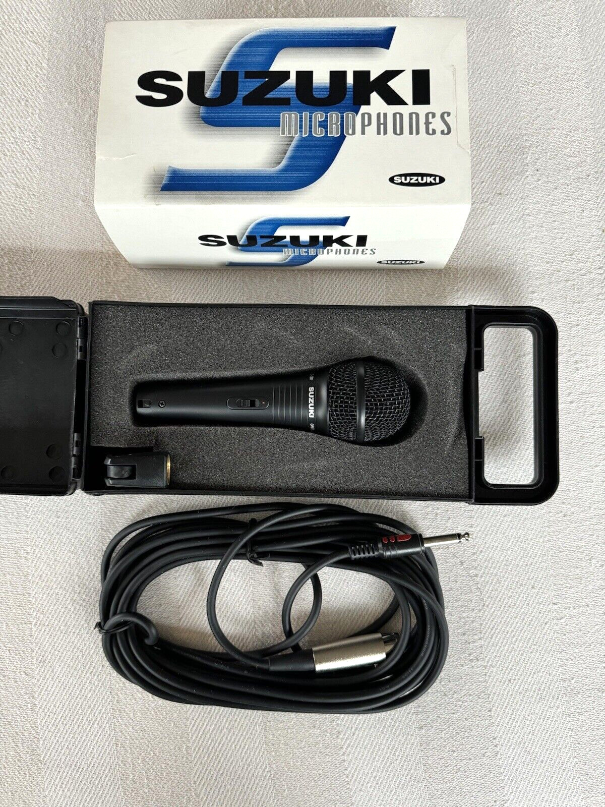 Suzuki karaoke Mic SMD-138 Uni-directional Dynamic Microphone Bands PA System