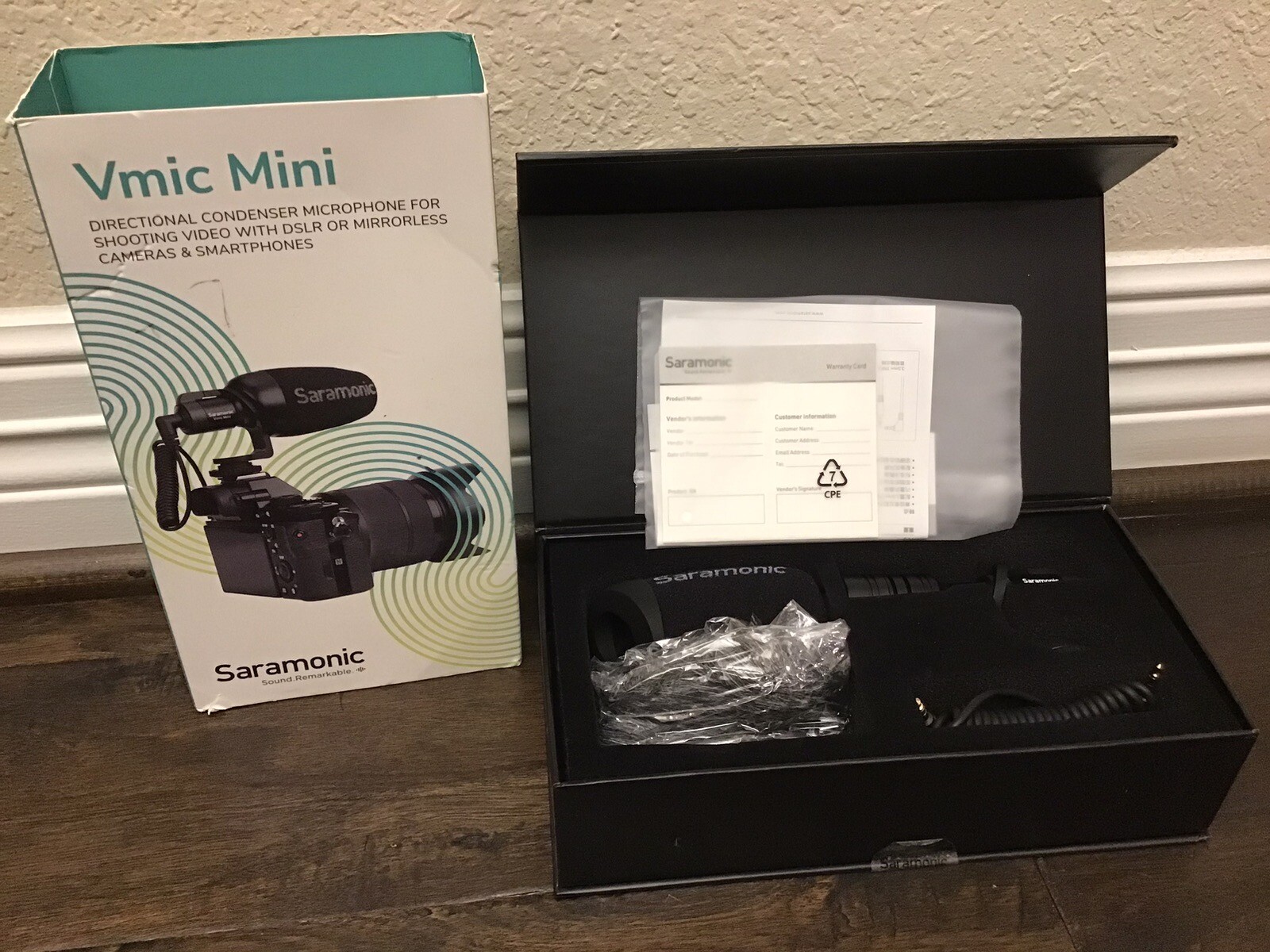 SARAMONIC VMIC MINI MICROPHONE For Smartphone DSLR or Mirrorless Cameras + Cover