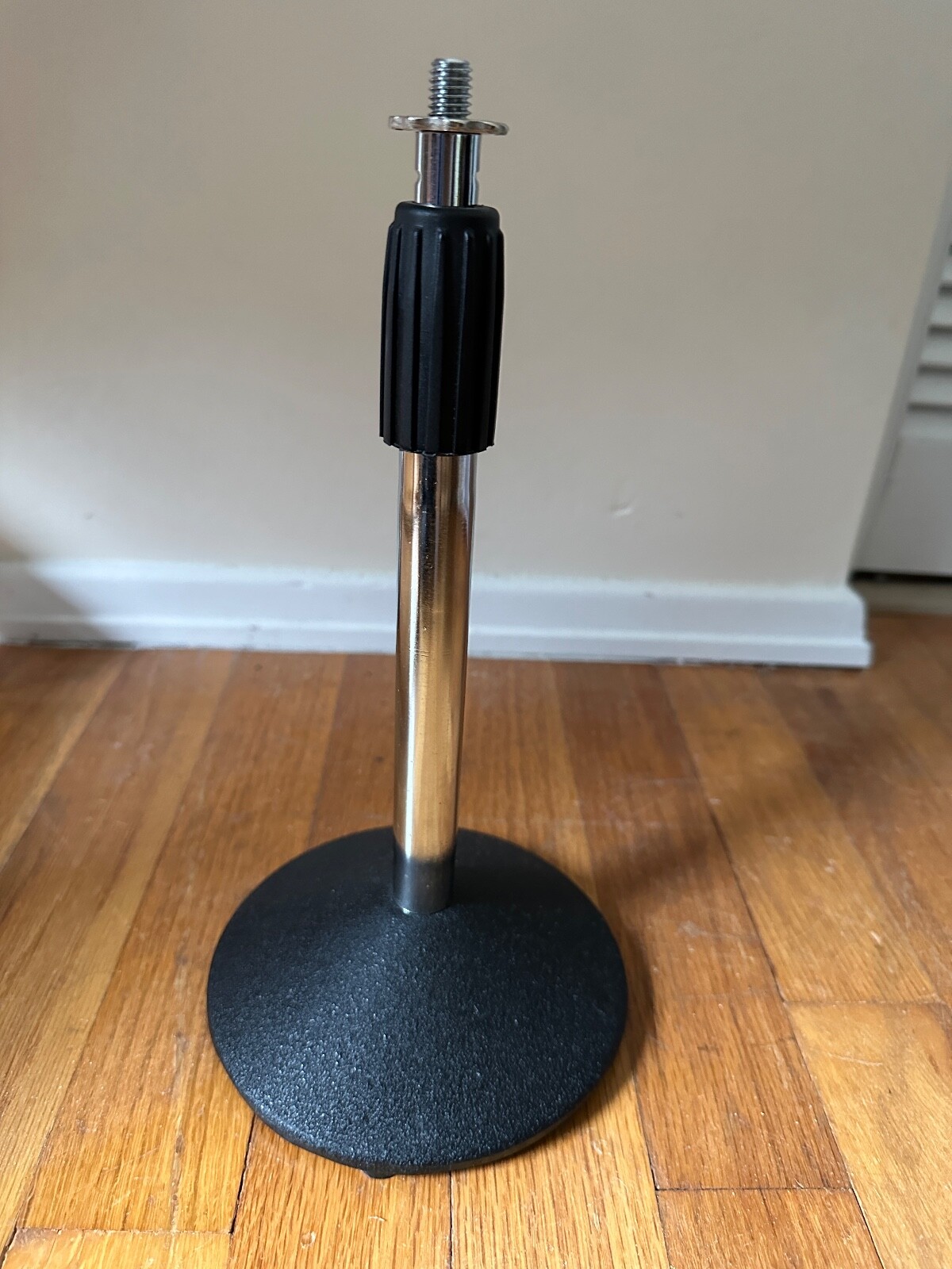RODE PODCASTER MICROPHONE, SHOCK MOUNT, BOOM ARM. EXCELLENT CONDITION