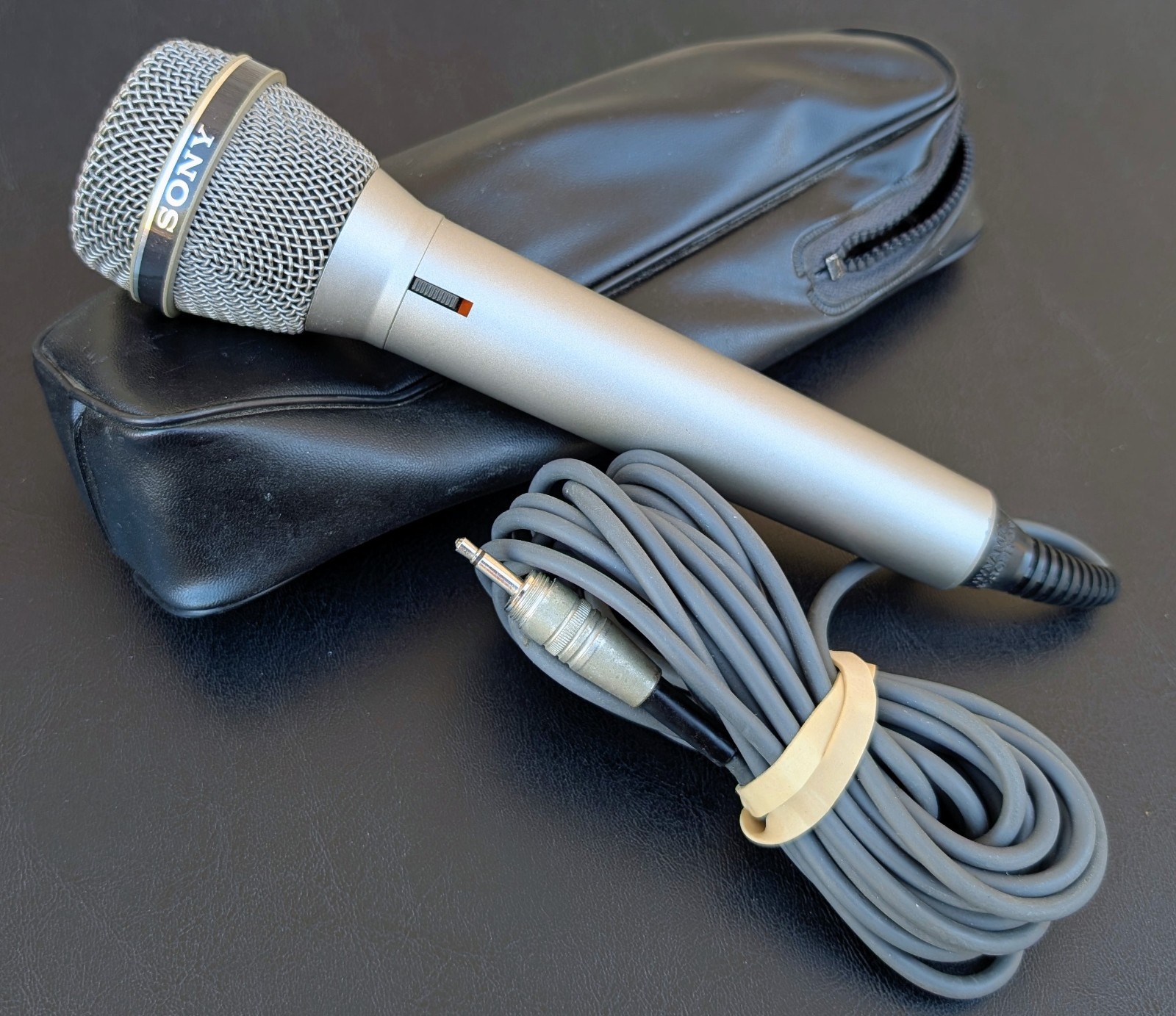 Sony F-V4T Cardioid Dynamic Microphone IMP 600 Ohm Small Jack Original Japan Bag