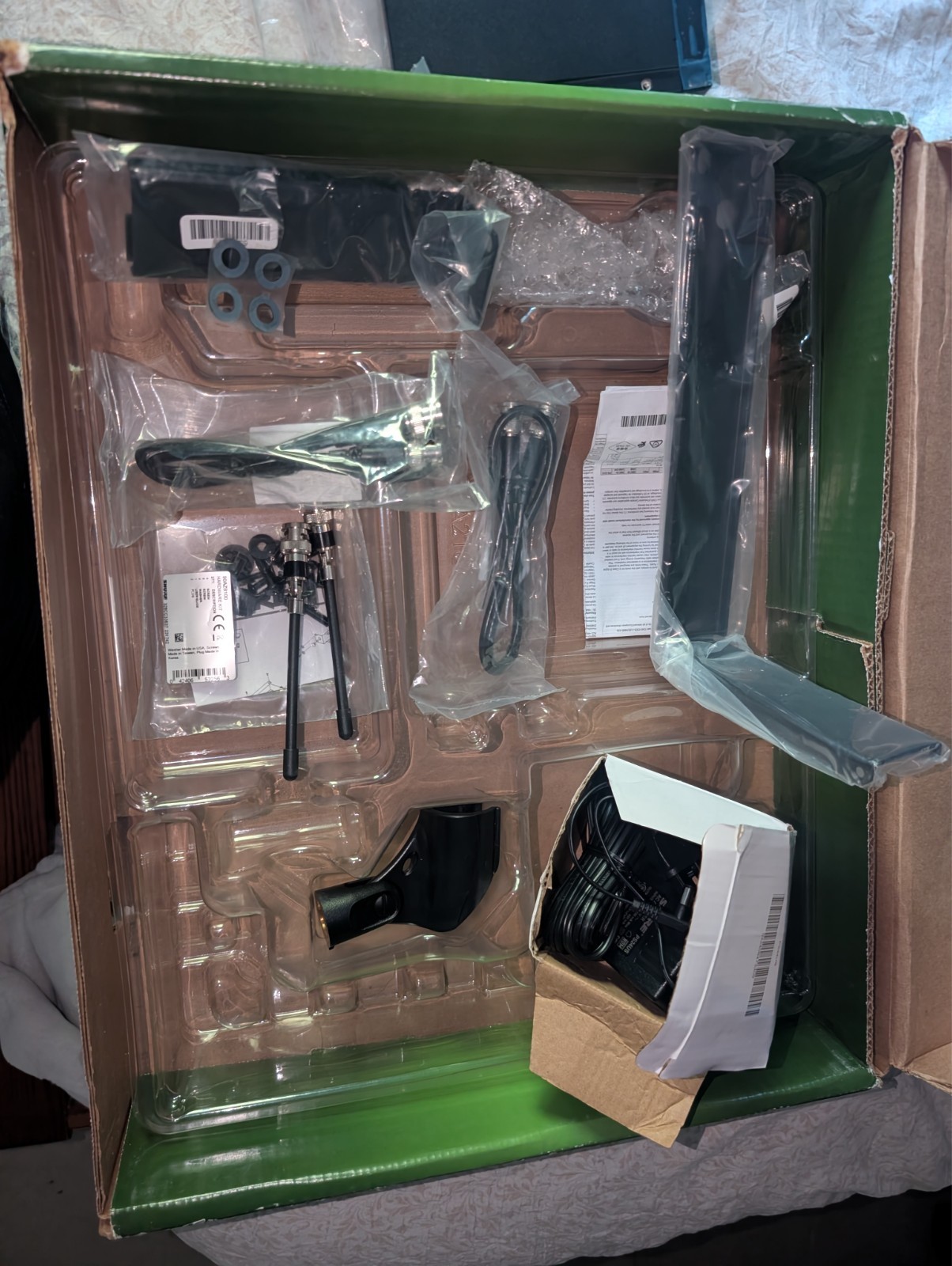 Shure BLX4R H9 Band Rackmount Wireless Receiver