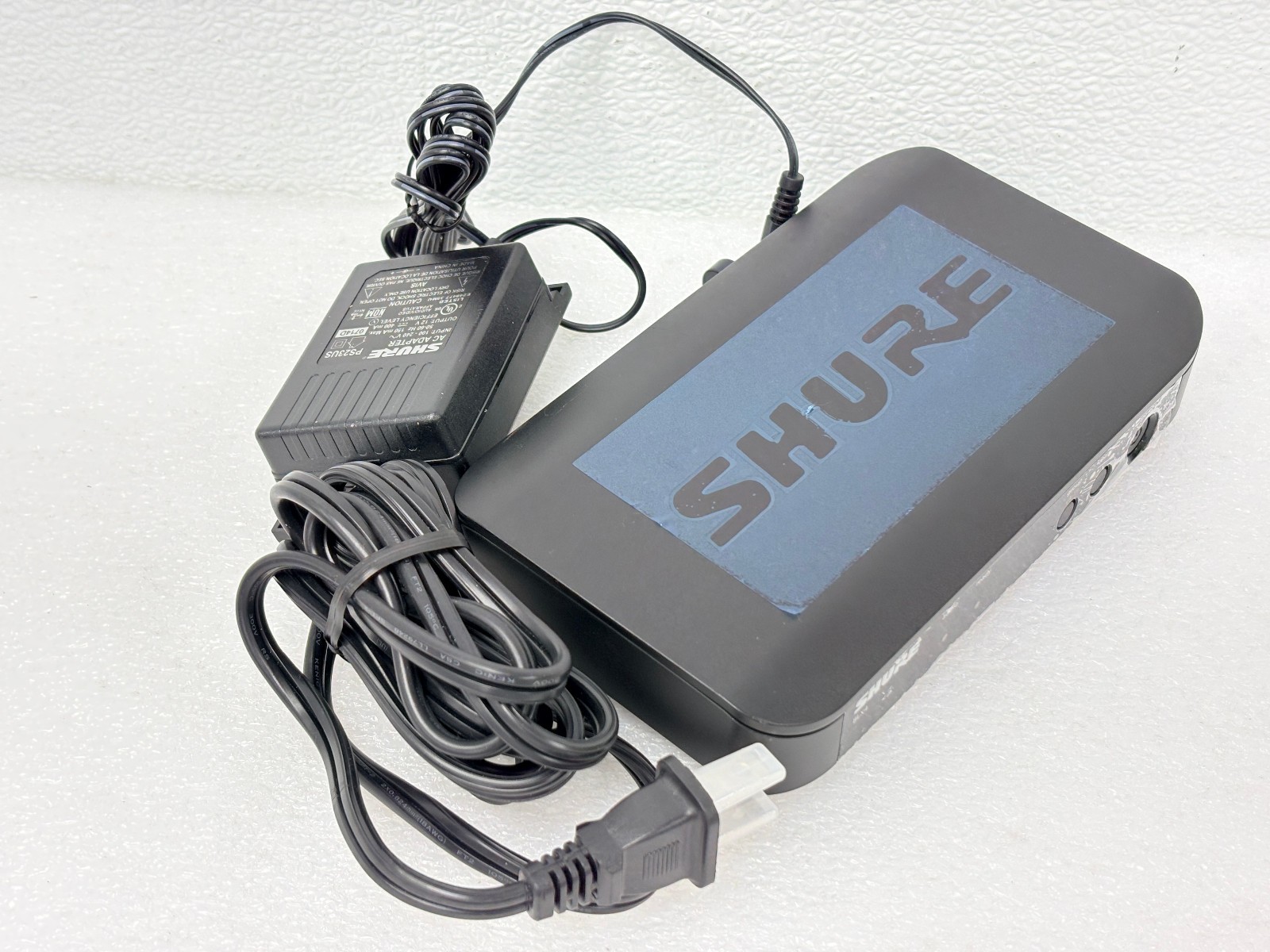 Shure BLX4 H8 Wireless 518-542MHz Single Channel Receiver – w/ Power Adapter