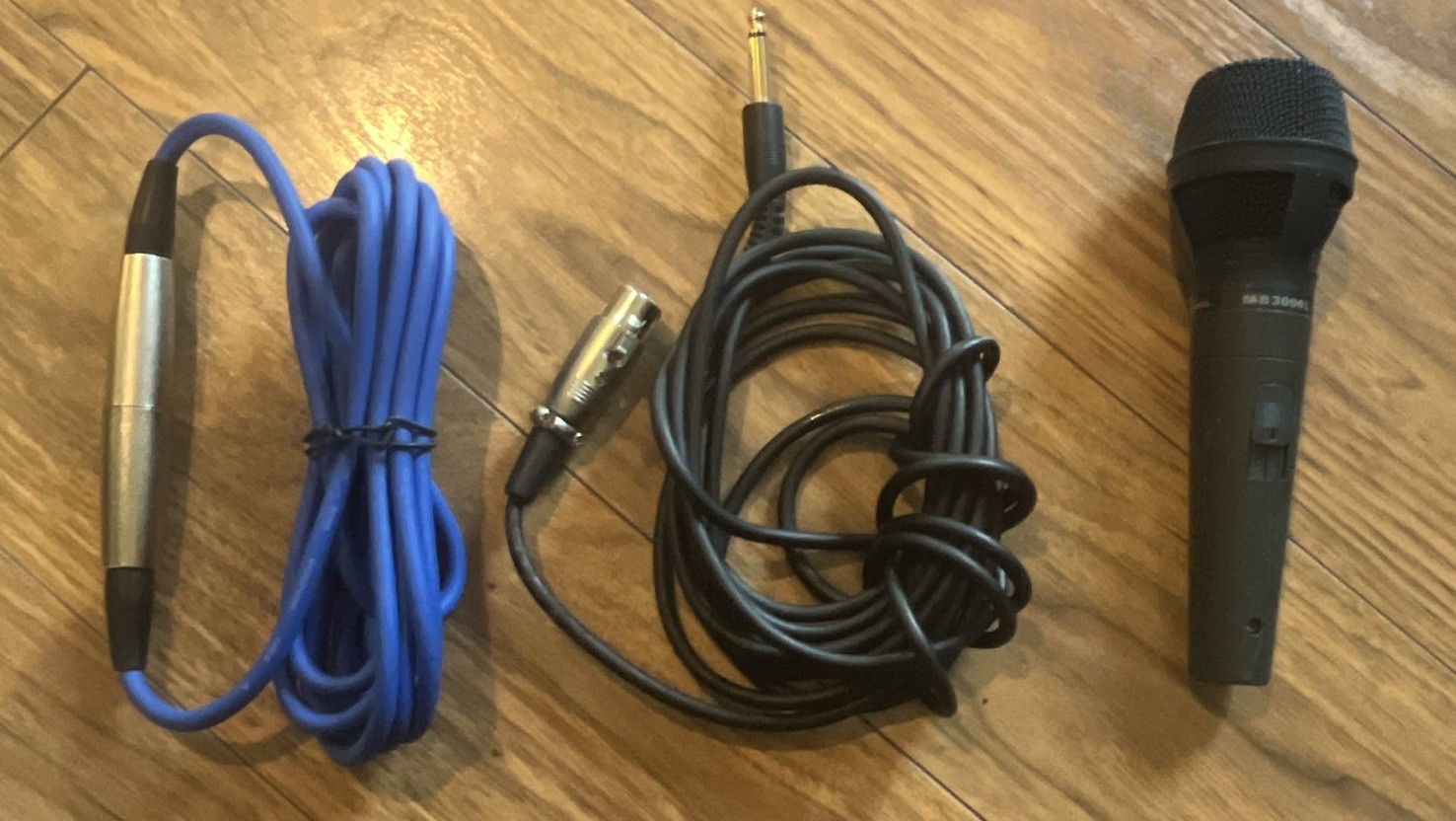 Audio-Technica MB3000L Dynamic Handheld Mic, Wired XLR, Cardioid, Switch + Cable