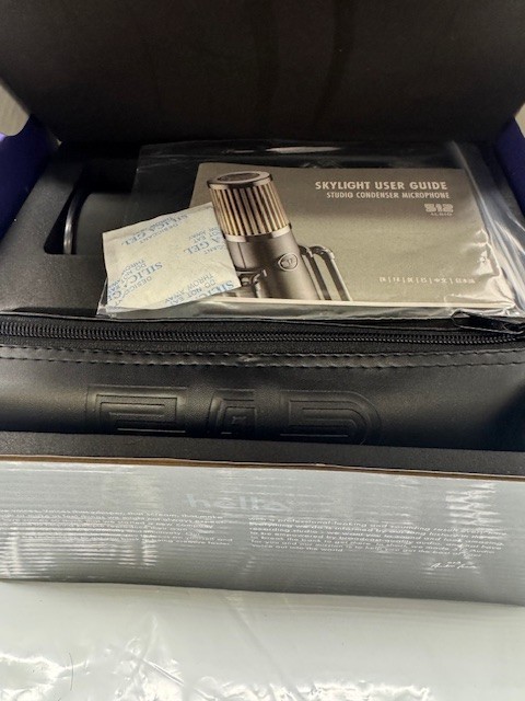 Skylight Studio Condenser Recording Microphone + Shockmount – *New