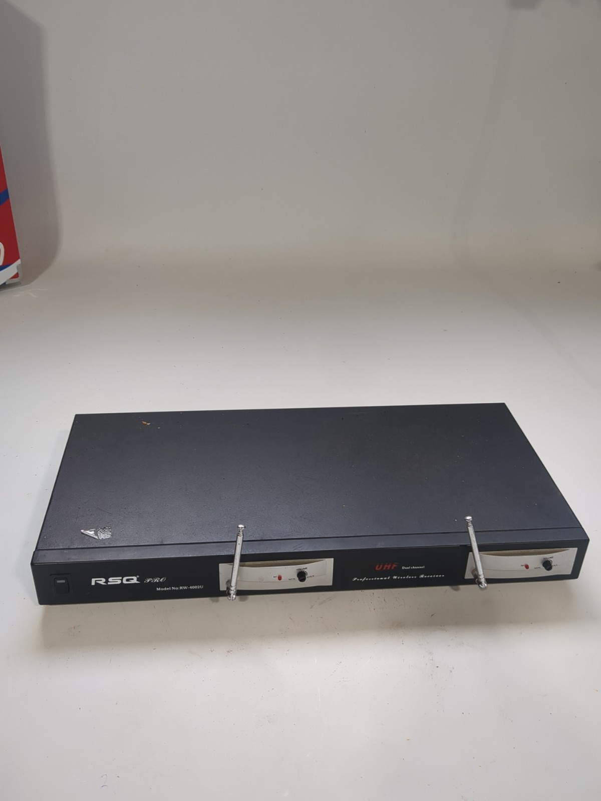 RSQ Pro UHF Dual Channel Professional Wireless Receiver RW-4002u