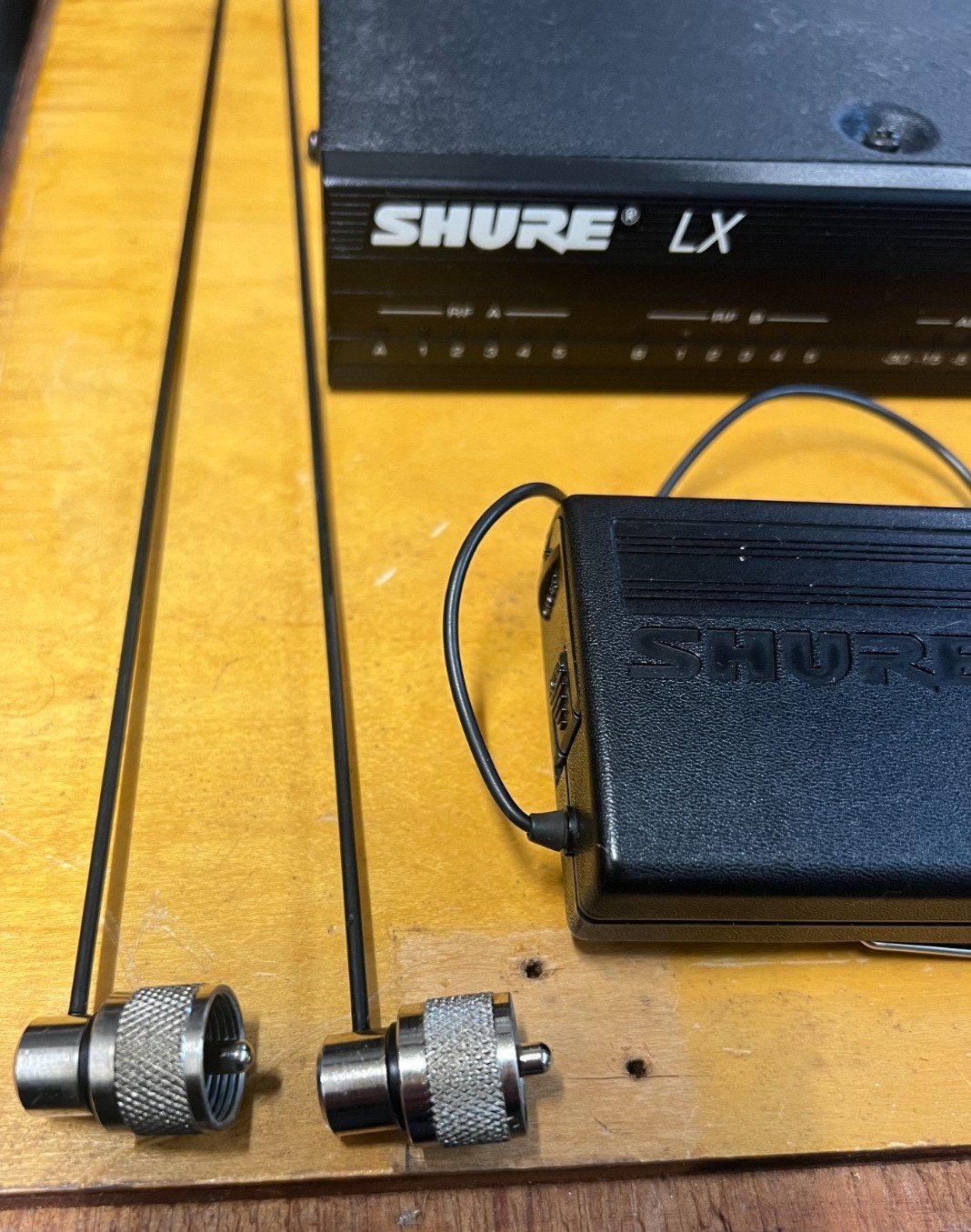 Shure LX1/LX4-CD 180.400 MHz Wireless Body Pack System Parts/Repair