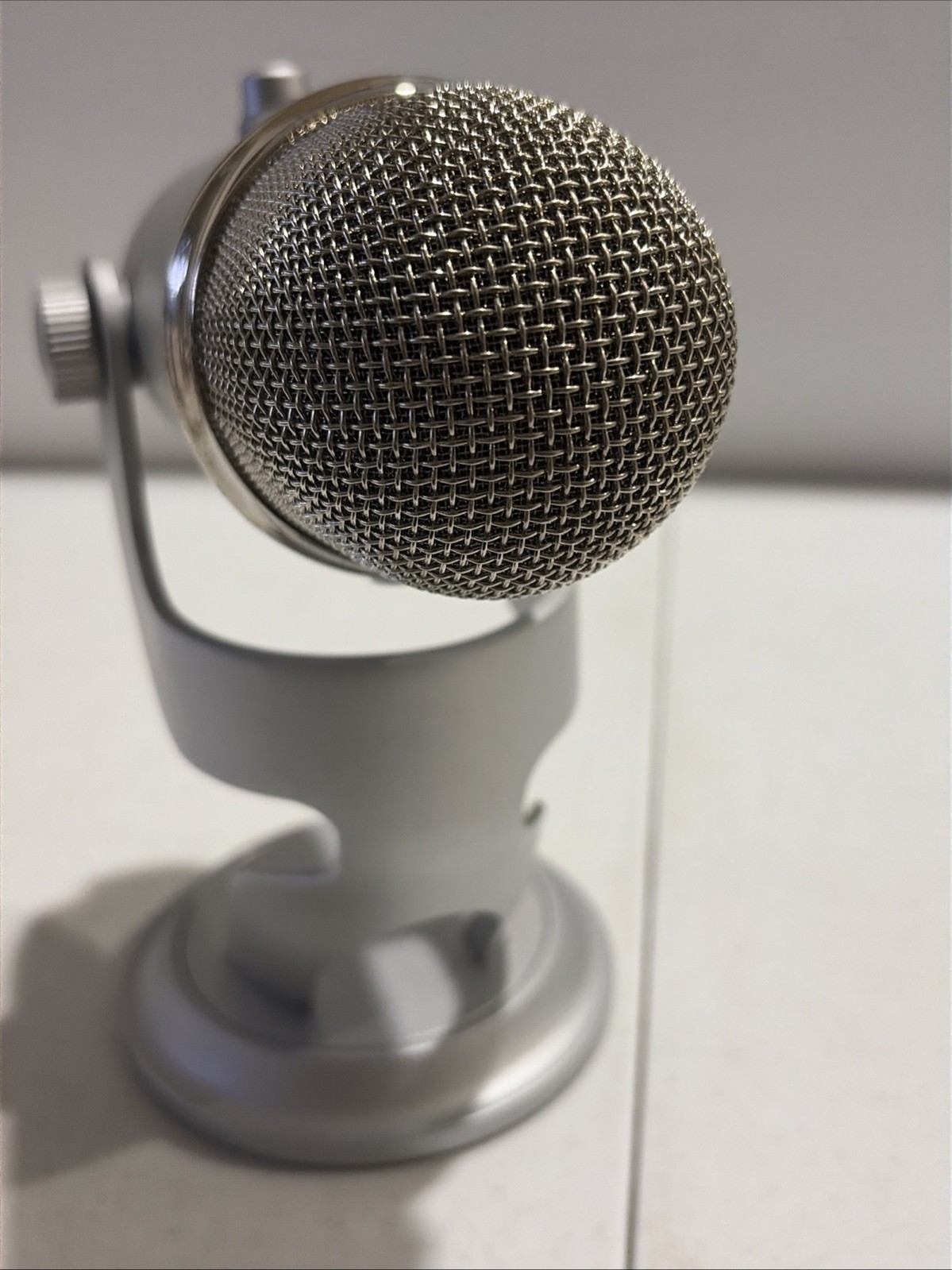 Blue Yeti Professional Multi Pattern USB Condenser Microphone Silver Edition
