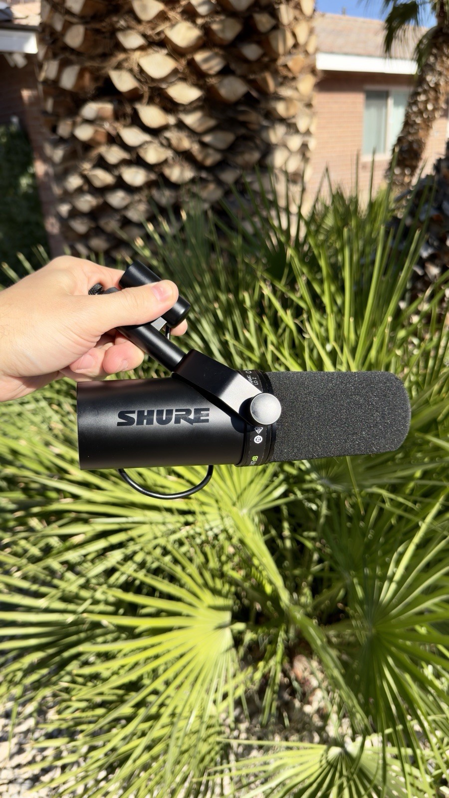Shure SM7dB Dynamic Microphone Built-In Preamp for Streaming and Podcasting