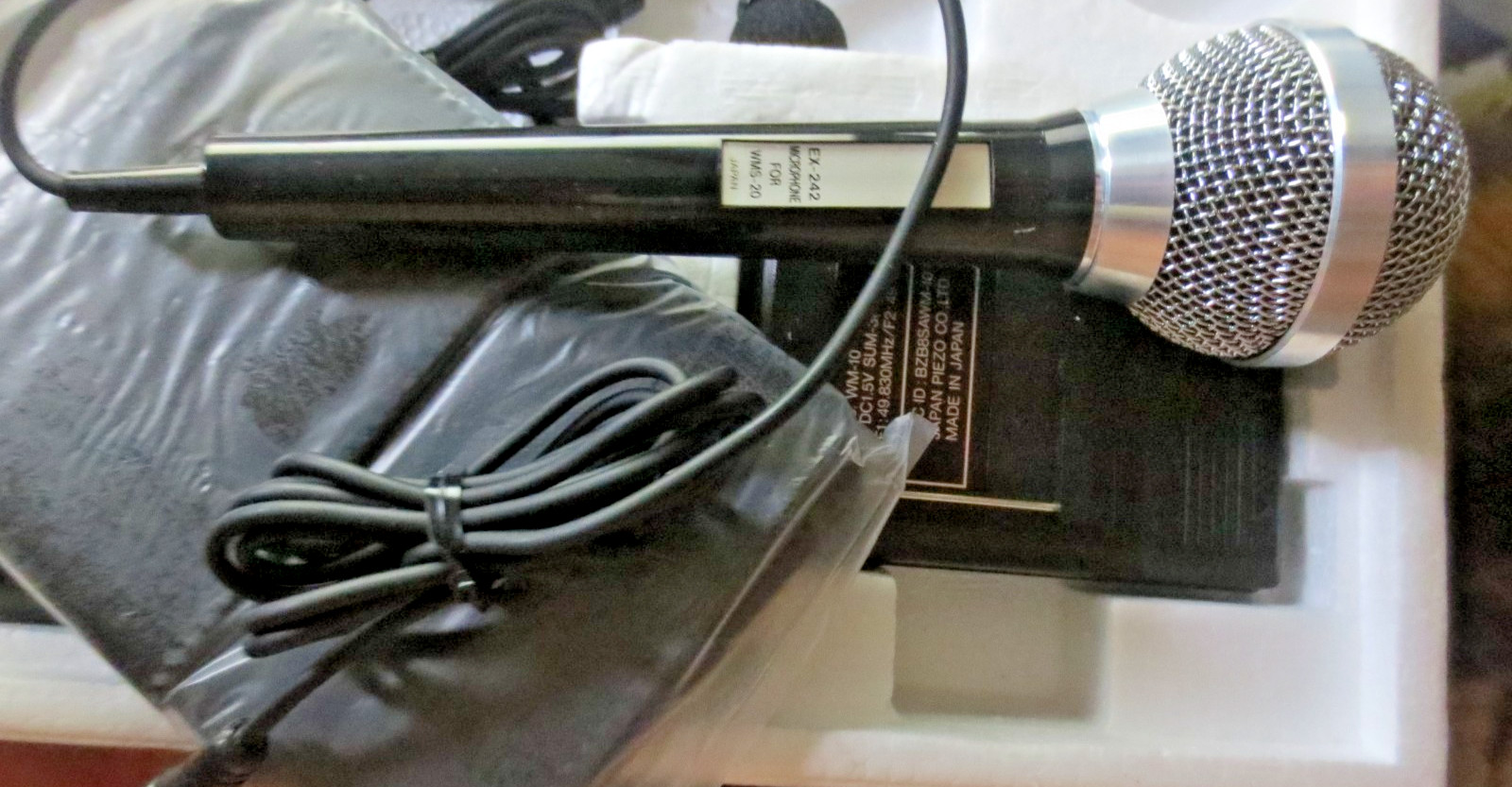 Azden WMS-20 Pro Wireless Microphone System Channel Receiver Transmitter