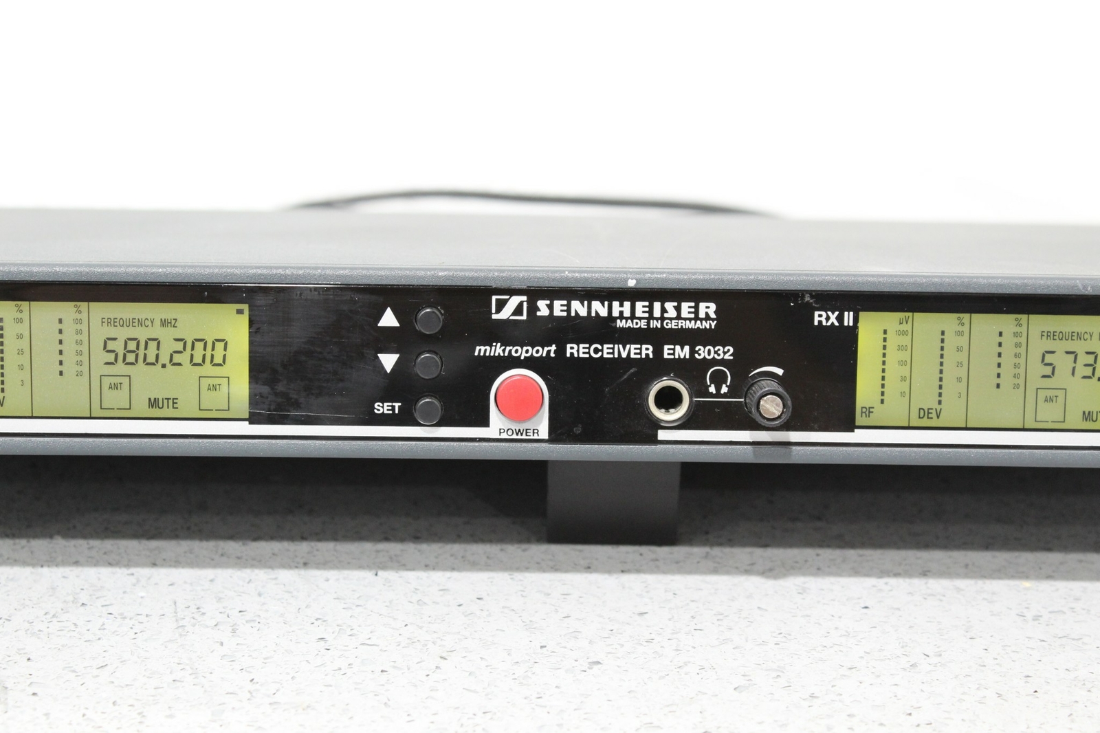 Sennheiser EM 3032-U Dual UHF Wireless Microphone Mikroport Receivers 561-596MHz