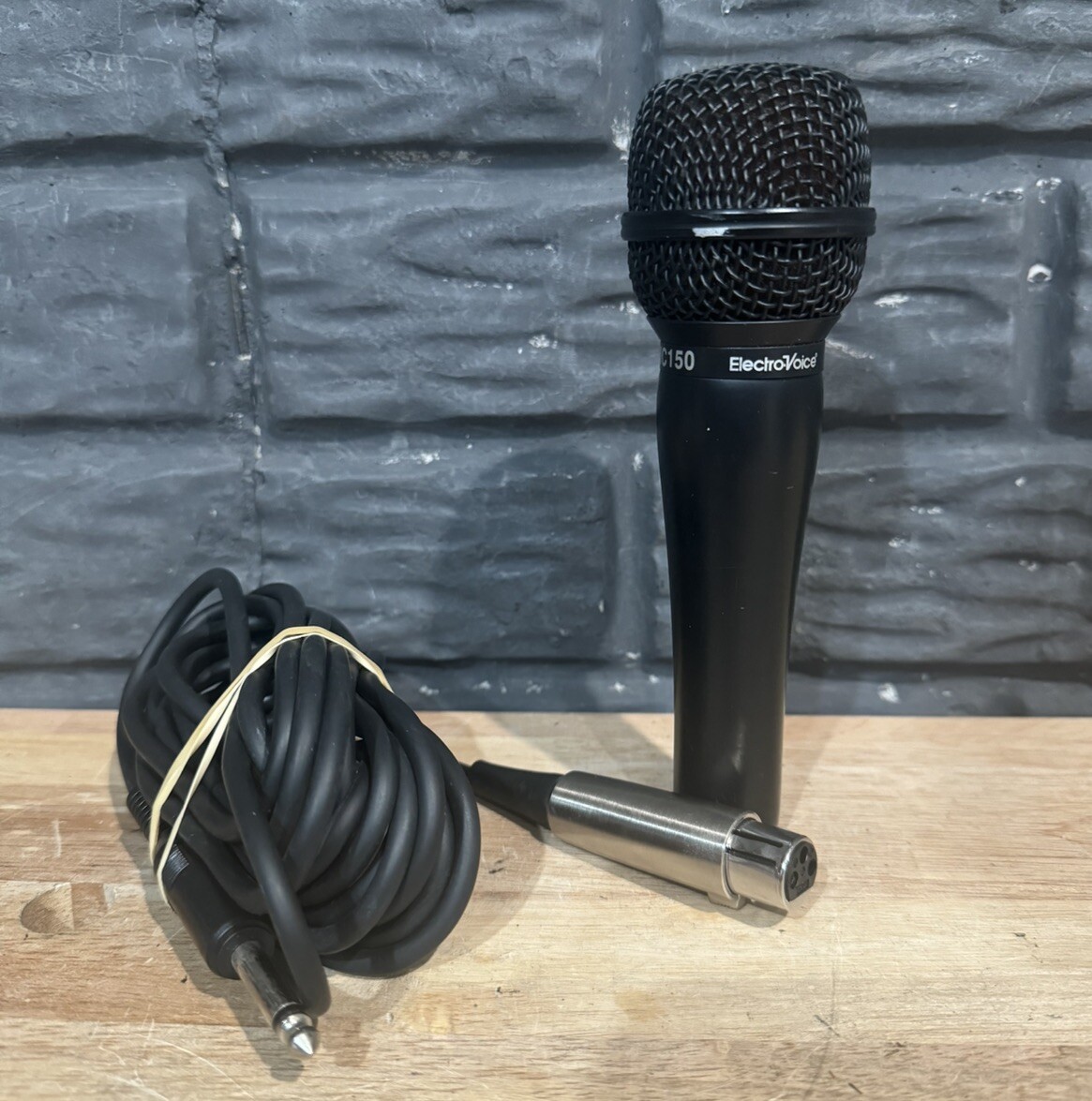 Electro-Voice MC150 Dynamic Vocal Microphone – With Cord