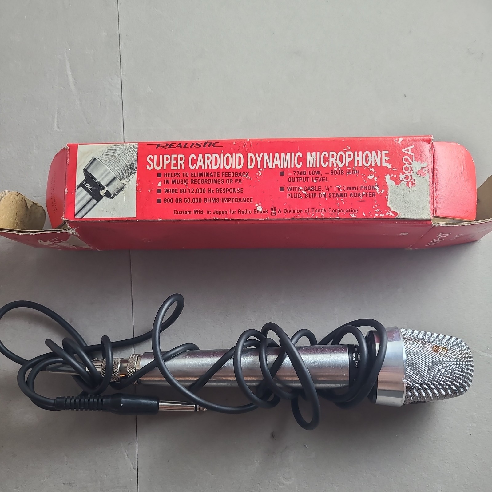 Realistic 33-992A Super Cardioid Dynamic Microphone Silver Mic W/ ORIGINAL BOX