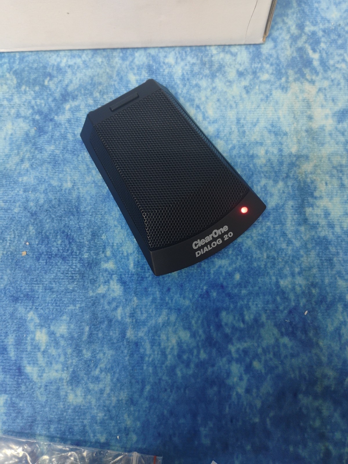 ClearOne Dialog 20 Wireless Tabletop Cardoid Transmitter/Mic, RFM610, Compressed