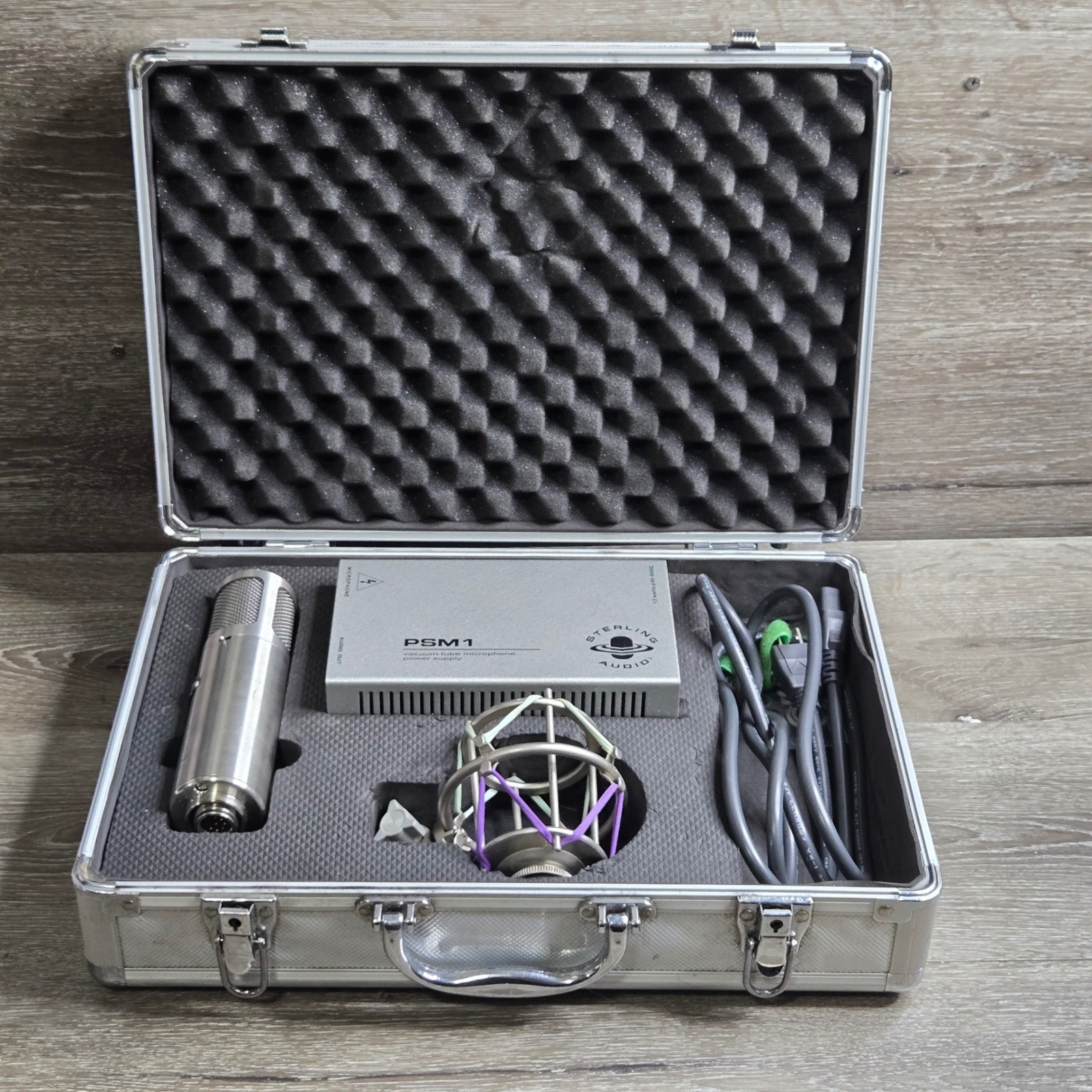 Sterling ST69 Tube Condenser Microphone With Power Supply and Shock Mount Case