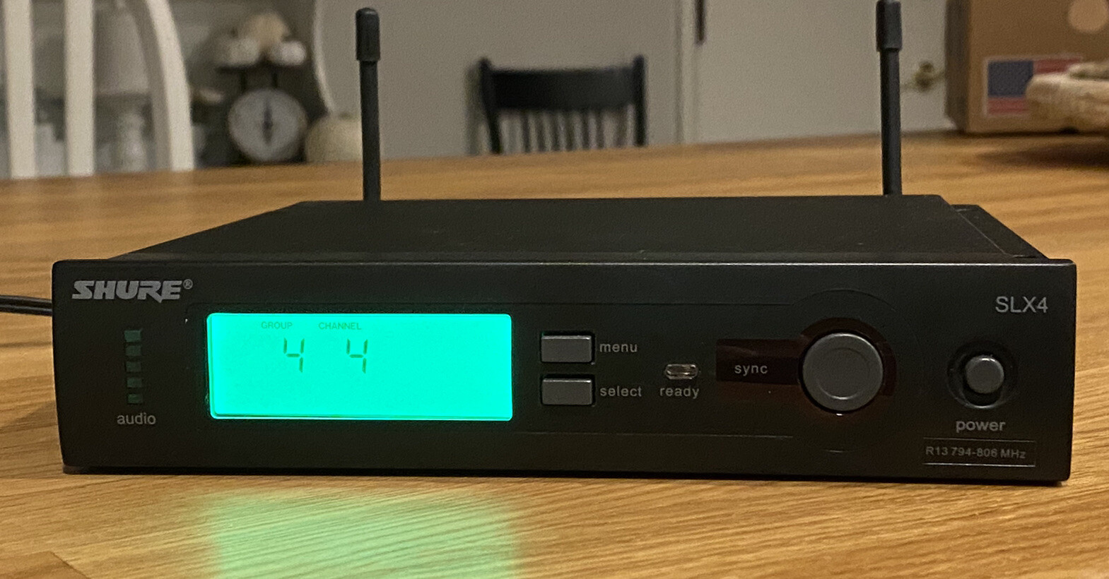 Shure SLX4 Wireless Receiver – R13 794 – 806 MHz – Working Great Shape (A)