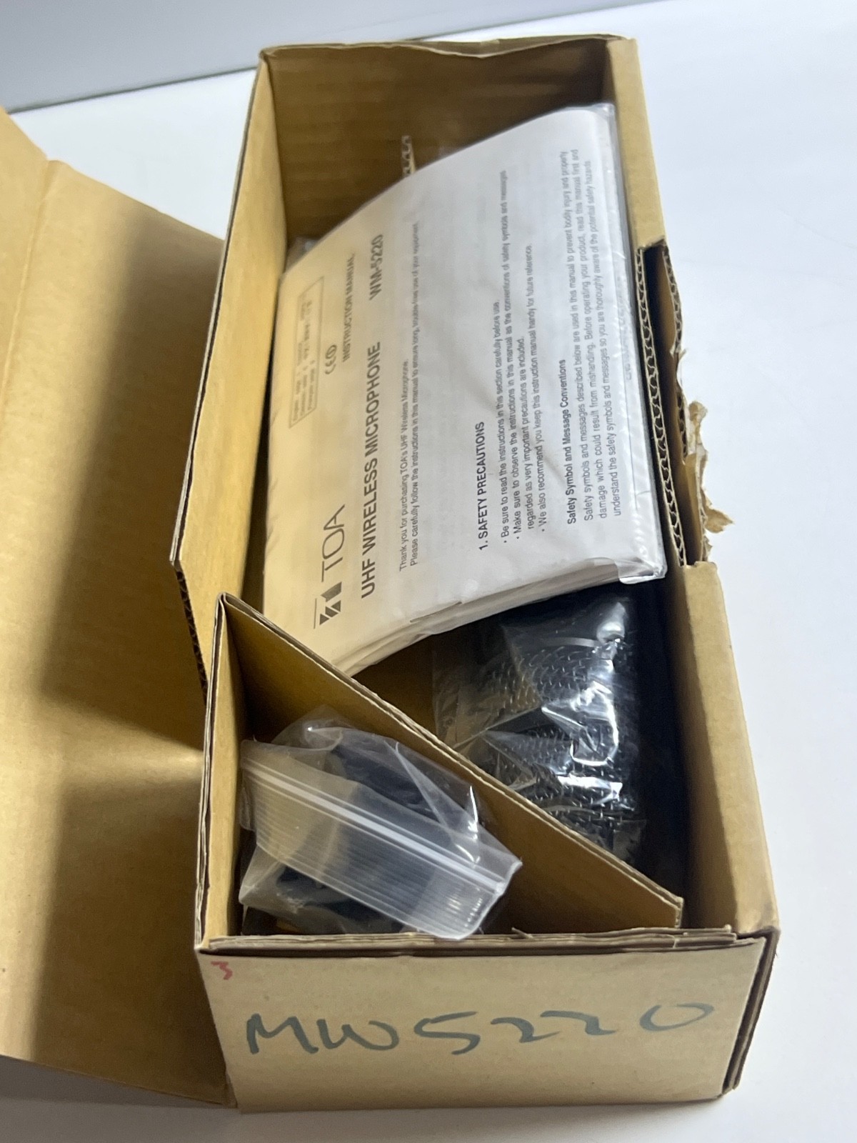Toa Electronics WM-5220 C01 Wireless Handheld Cardioid Microphone