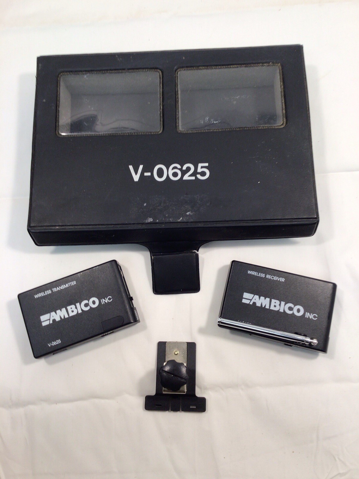 Ambico Wireless Transmitter and Reciever Model V-0625 w/Case