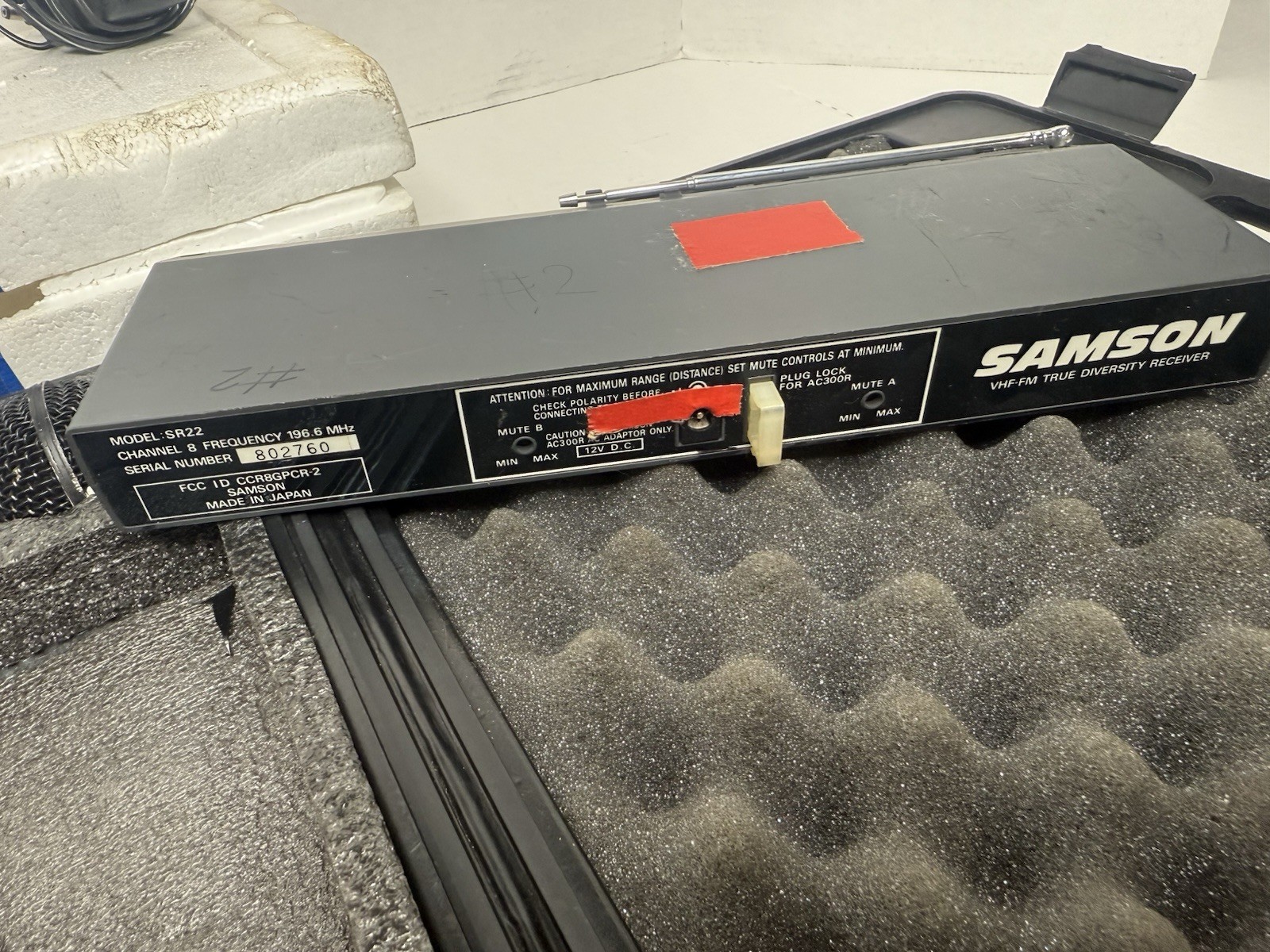 Samson SH-2 Shure SM58 Mic Kit w/VHF FM SR-22 Receiver & VT-1 VR-1 DJ Equipment