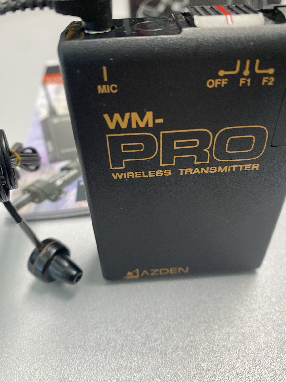 AZDEN – WLX-PRO VHF Wireless Lapel Microphone System