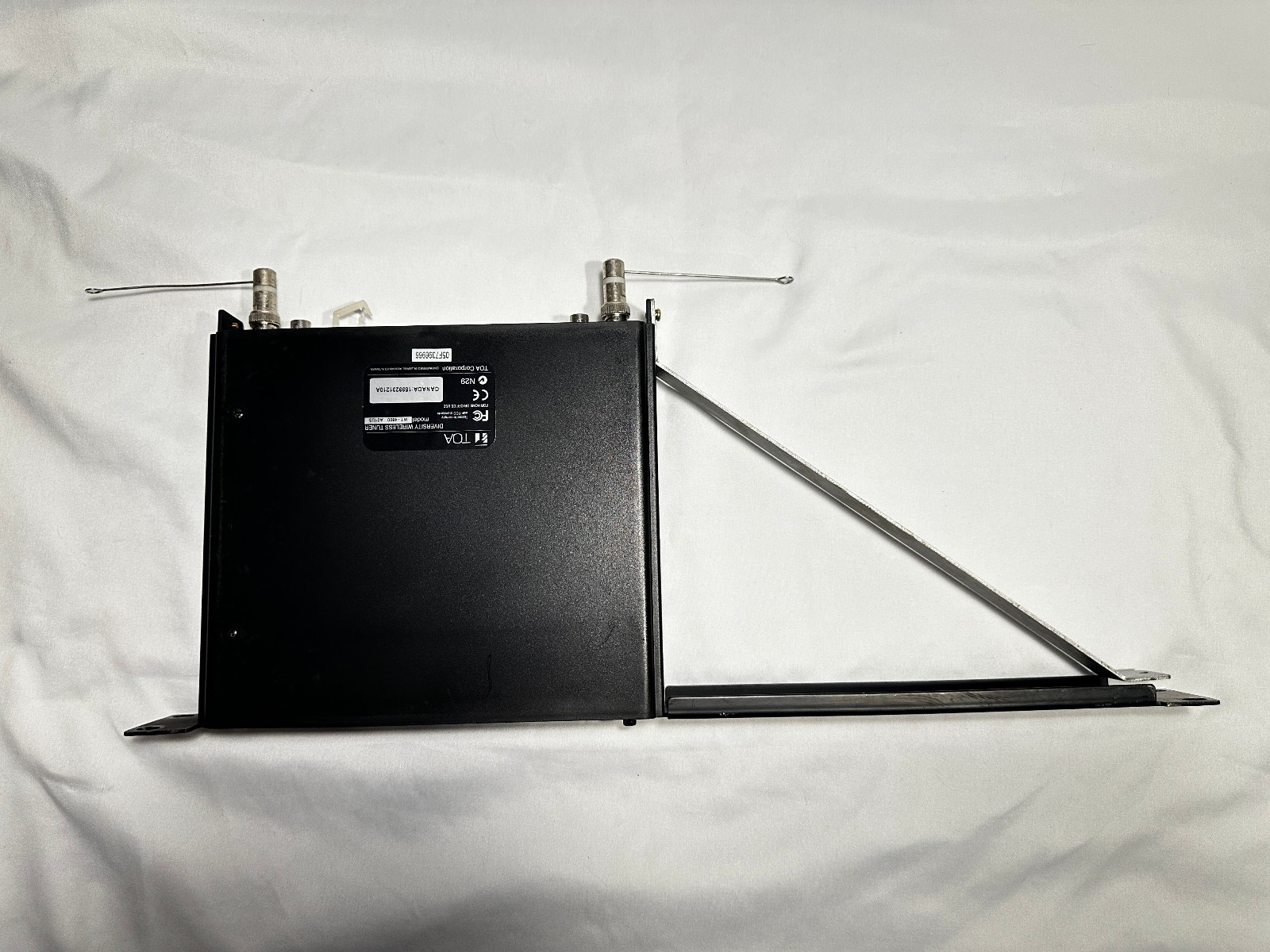 TOA WT-4800 Diversity Wireless Tuner w/Rack Mount