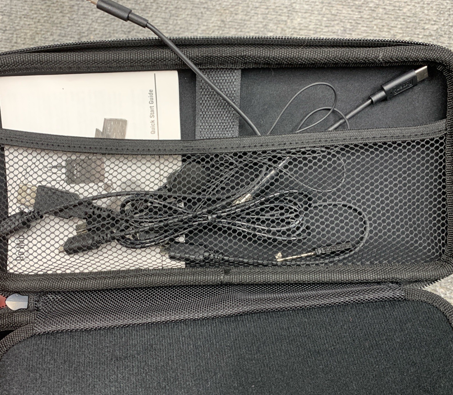 Samson Go Mic Mobile Wireless Microphone System Black with Case