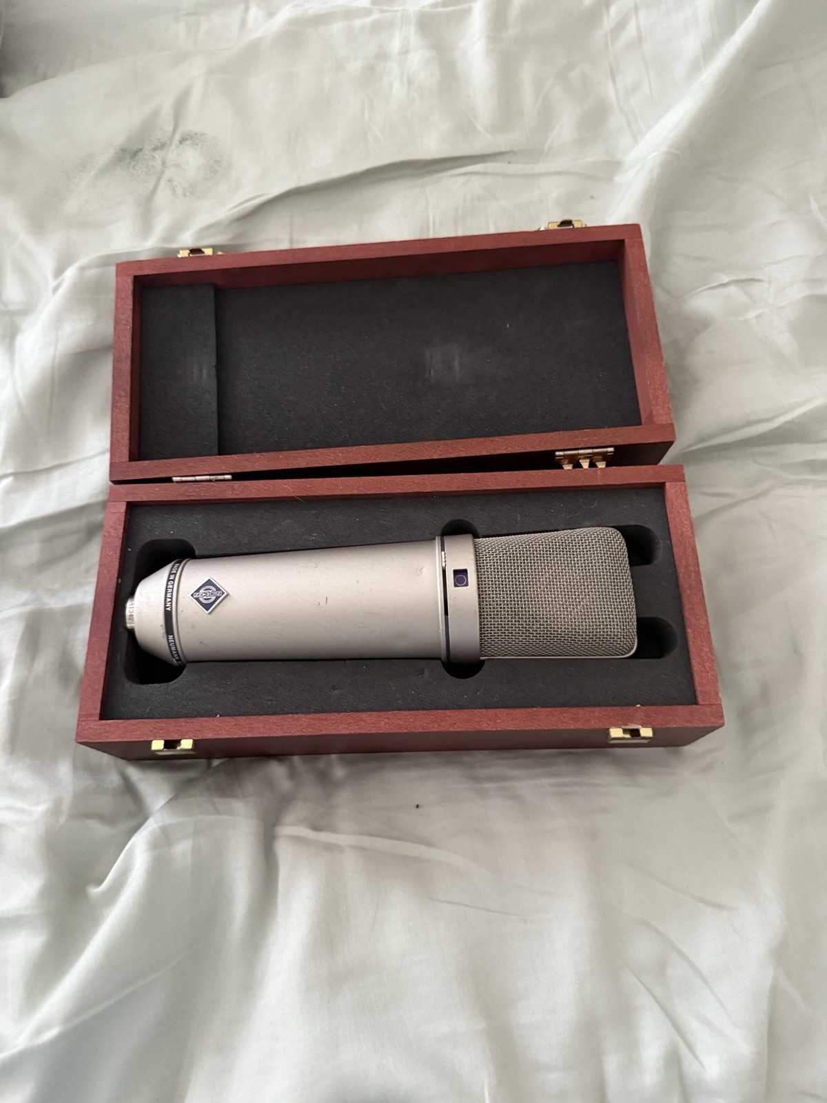 Neumann U 87 Ai Silver Large Diaphragm Condenser XLR Mic w/ Wooden Case