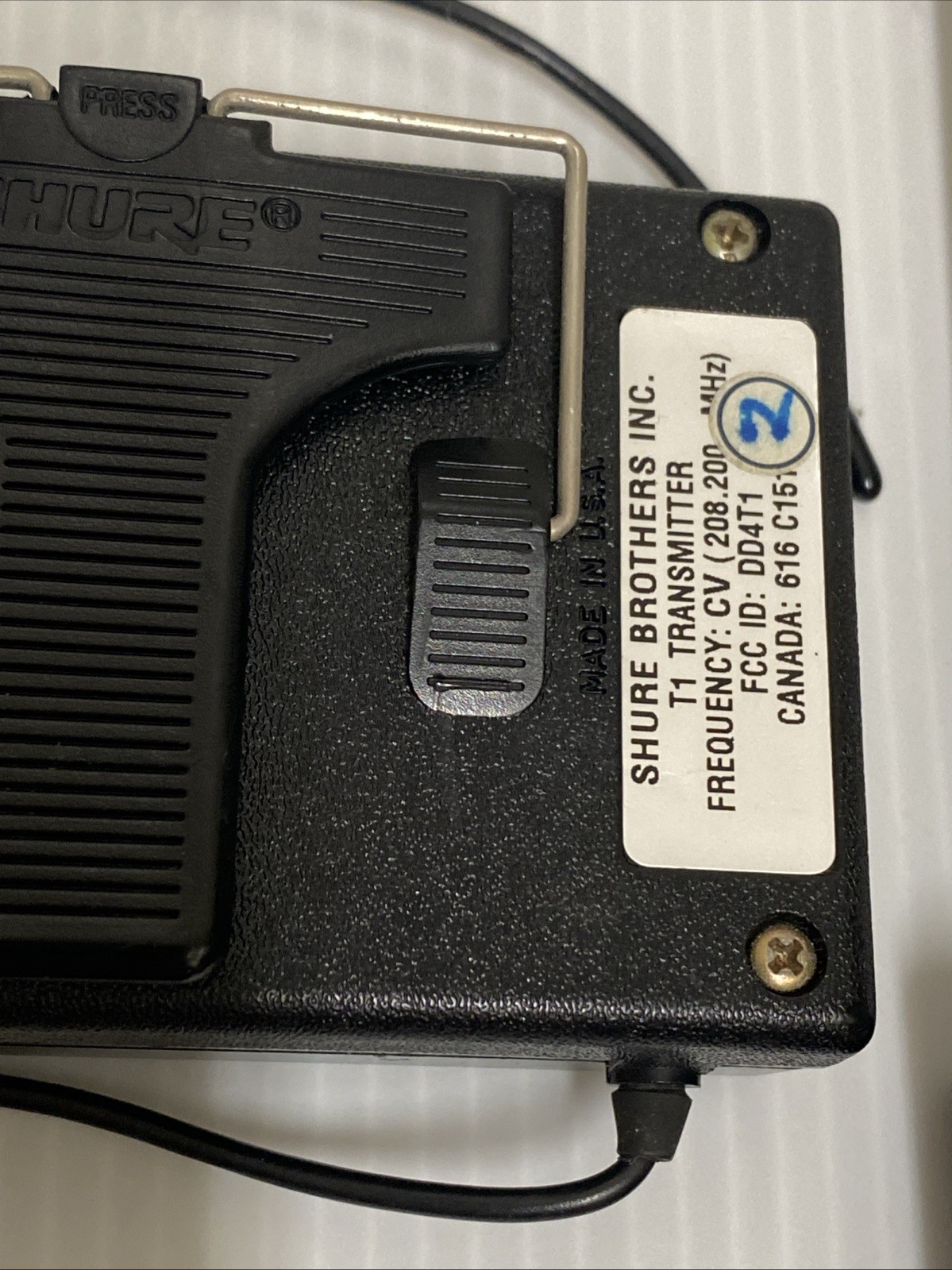 Shure T1 Guitarist Transmitter Unit – CV Frequency (208.200 MHz) – UNTESTED