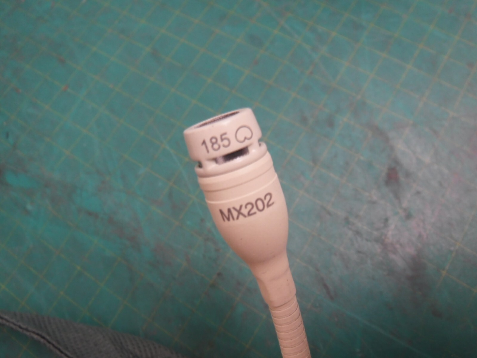 2 Shure MX202 Condenser Cable Professional Microphones