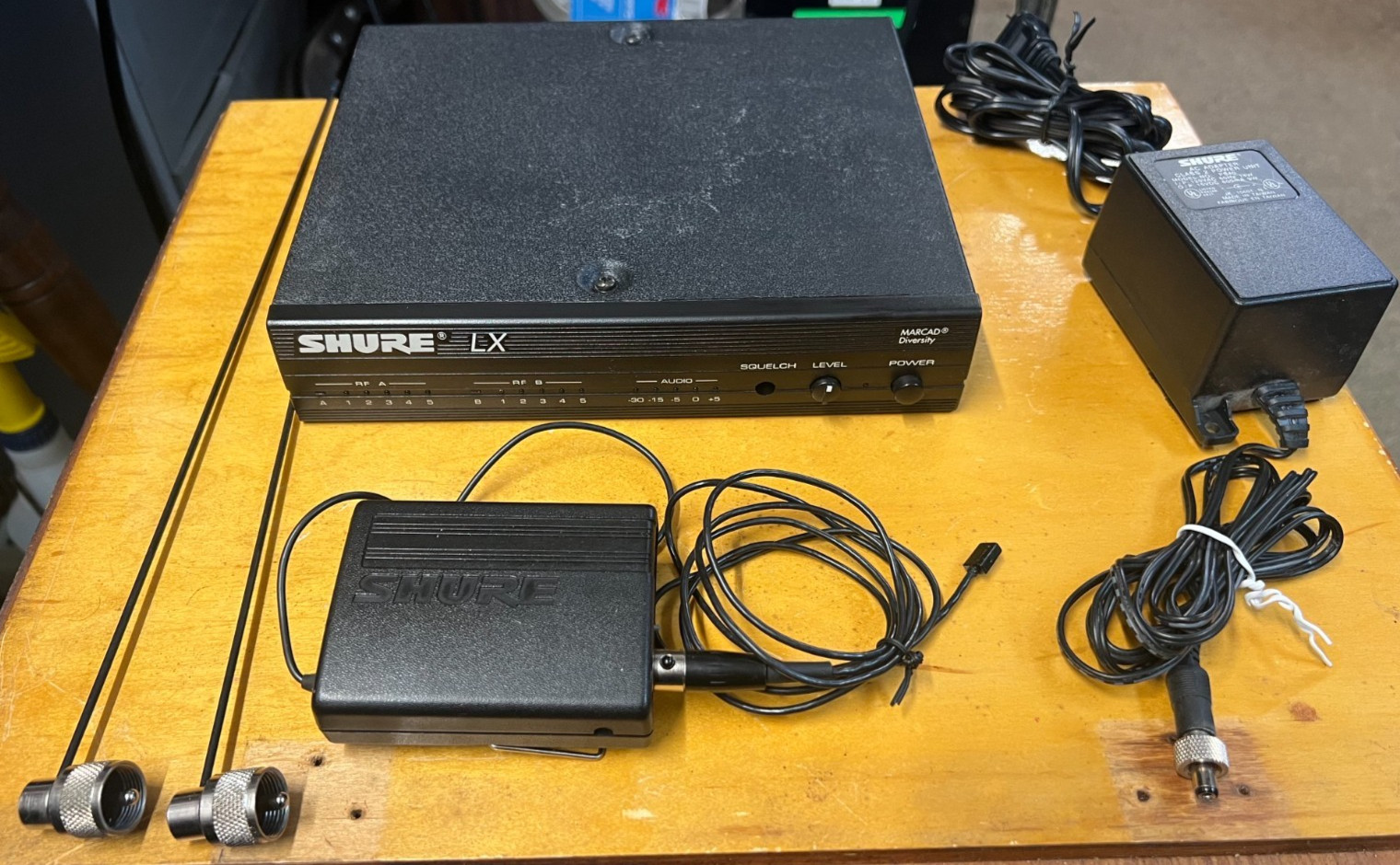Shure LX1/LX4-CD 180.400 MHz Wireless Body Pack System Parts/Repair