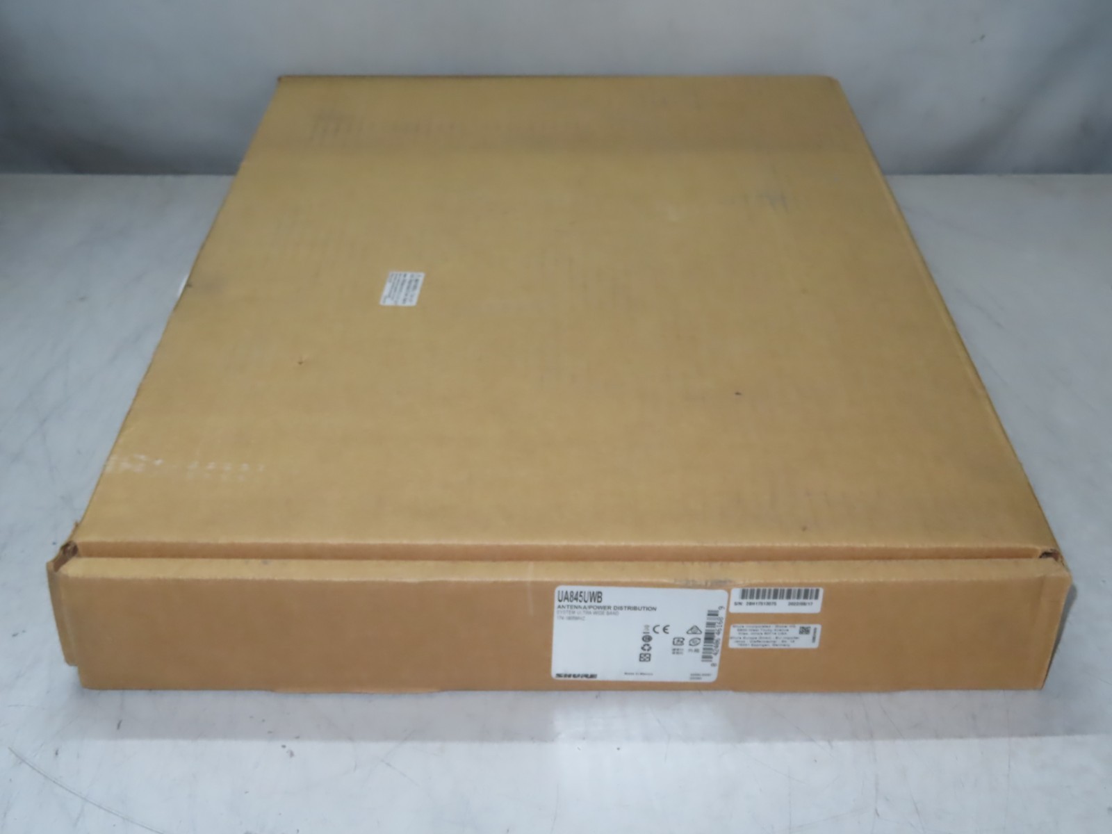 Shure UA845UWB Ultra-Wide Band Antenna Power Distribution System