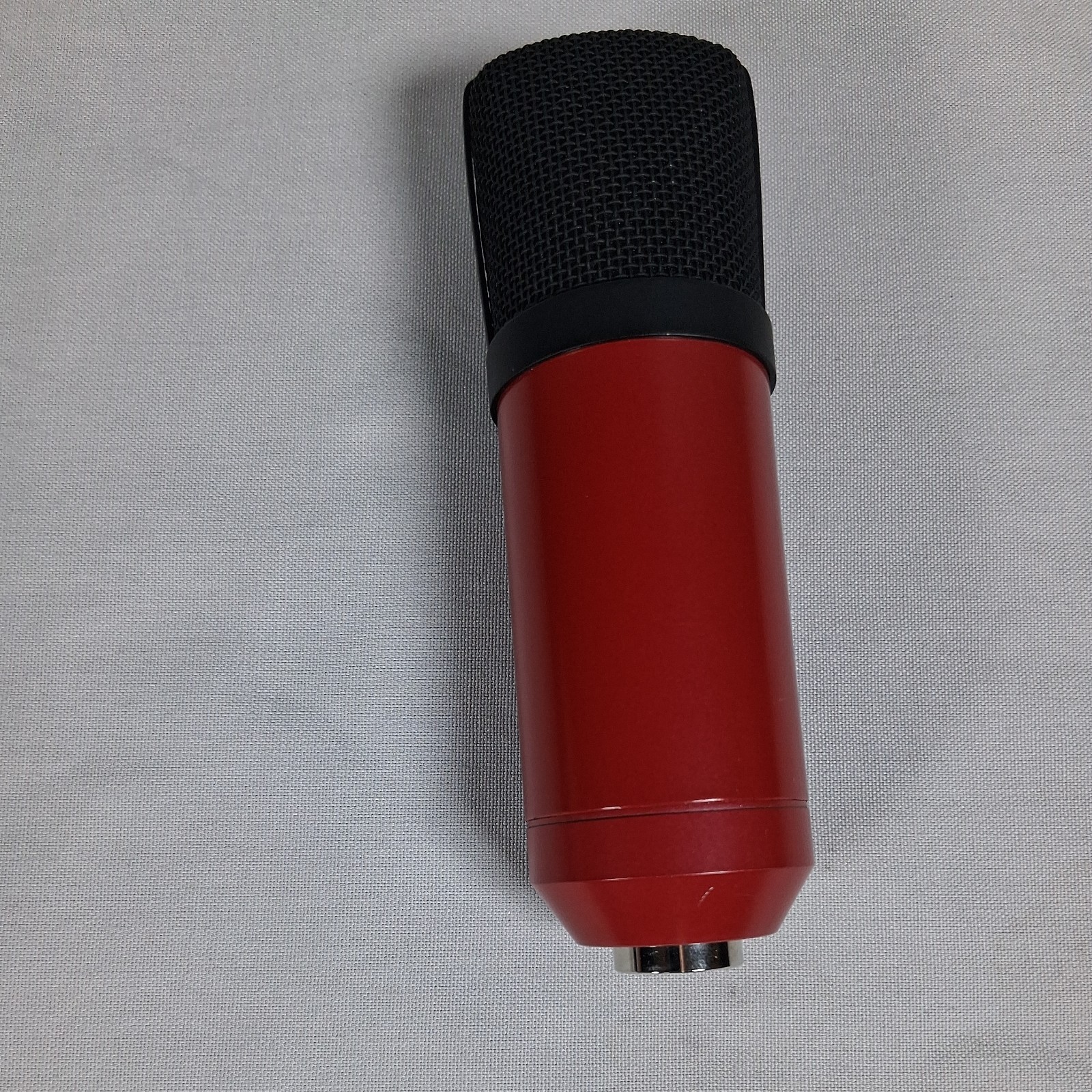 Condenser Microphone for Studio Recording. Scarlett CM25