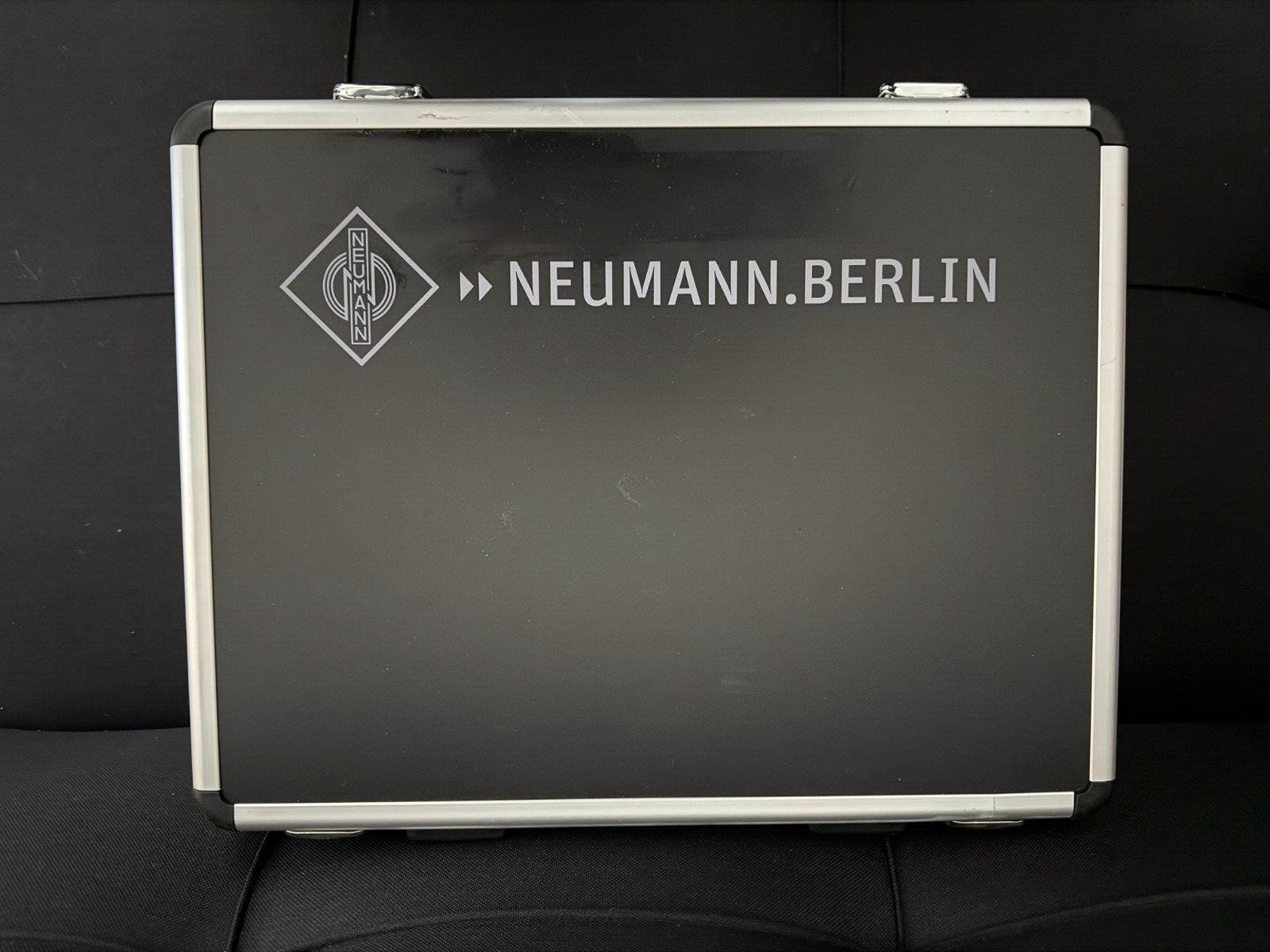 Neumann U 87 AI-MT-STEREO Large Three Directional Studio Dual Microphones