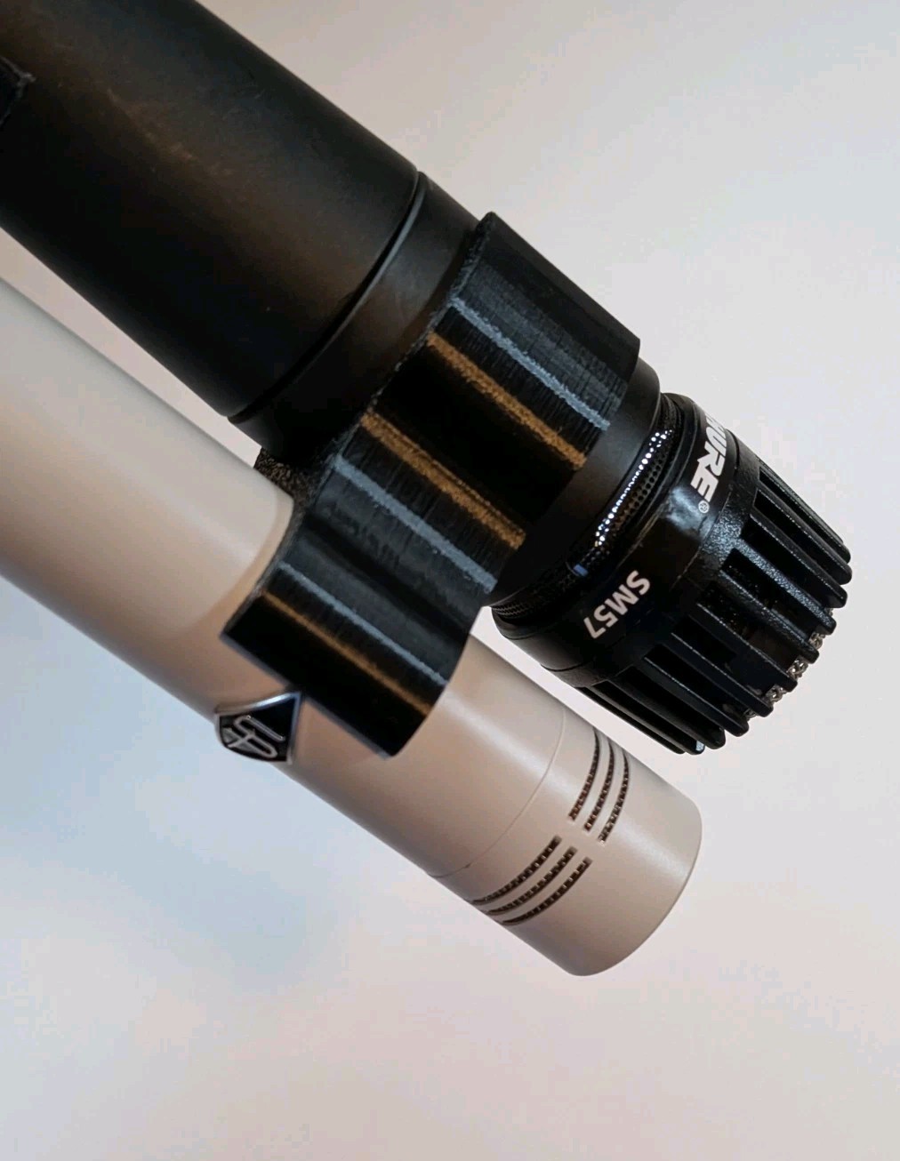 Double Microphone Clip SM57/SP1 – Small Diaphragm Condenser Attachment