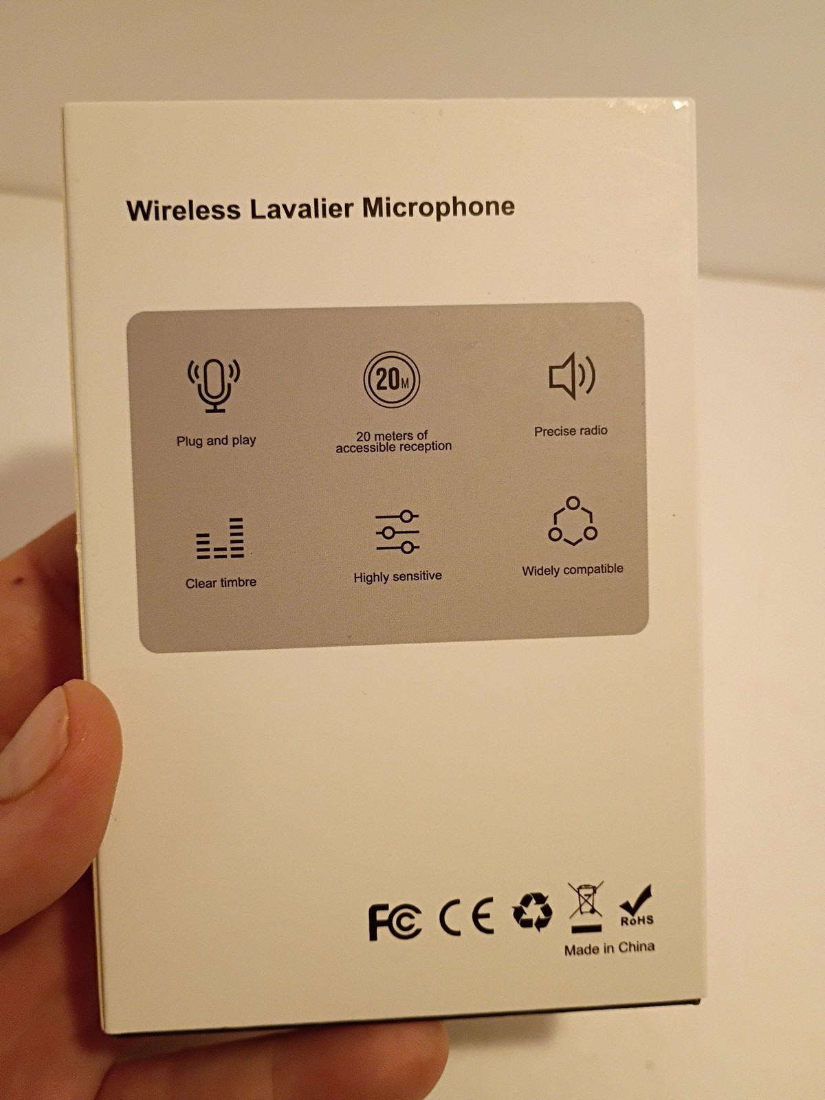 Wireless Lavalier Microphone for Type-C Port, Plug and Play Lapel Clip-on Mini,