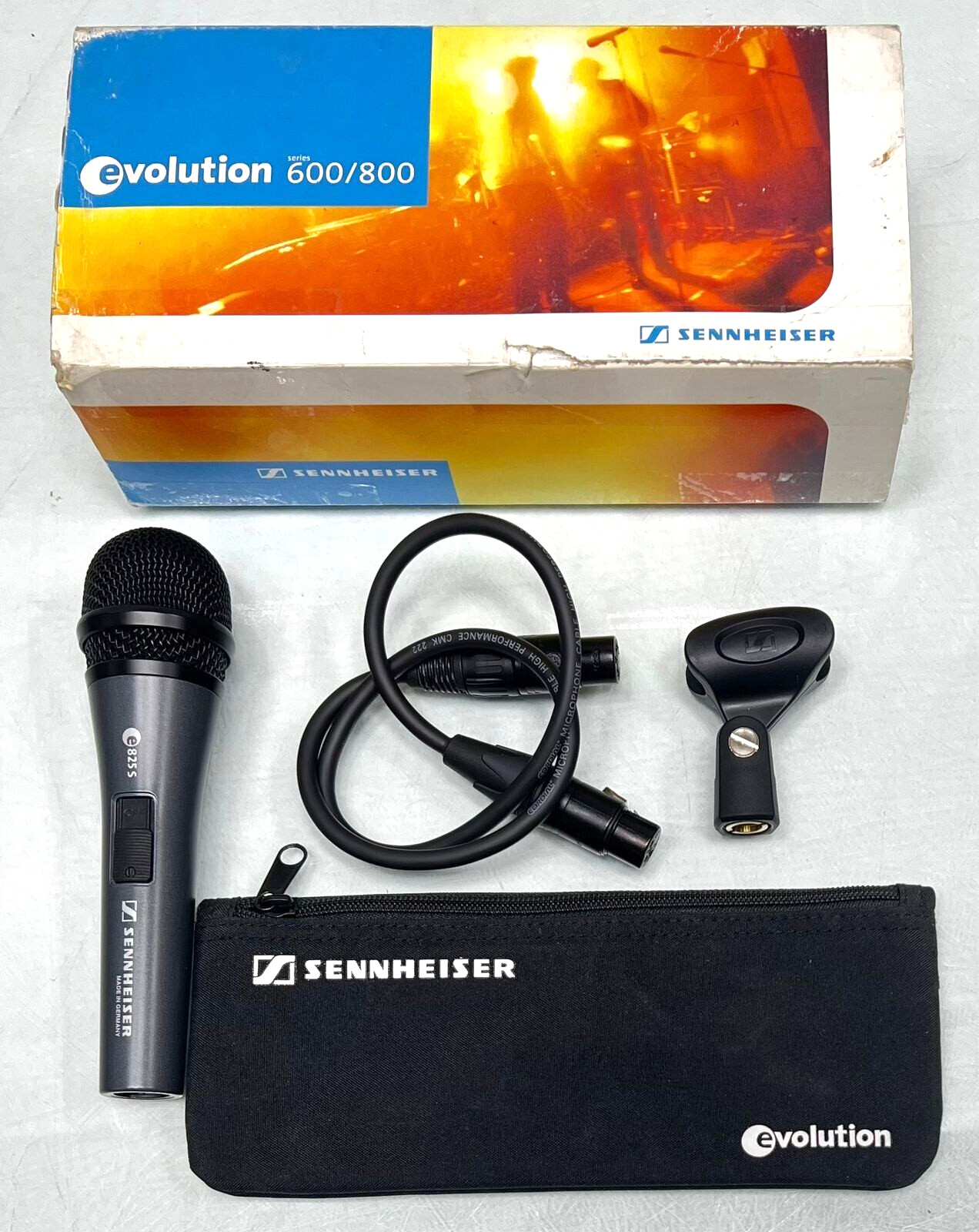 Sennheiser e 825 S Cardioid Dynamic Vocal Microphone evolution Series 600/800