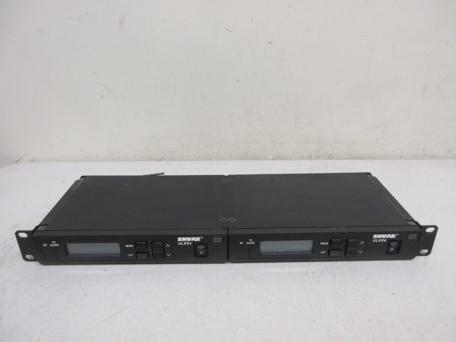 (Pair) Shure ULXS4 Wireless Receiver M1-662-698 Black *No AC Adapter*