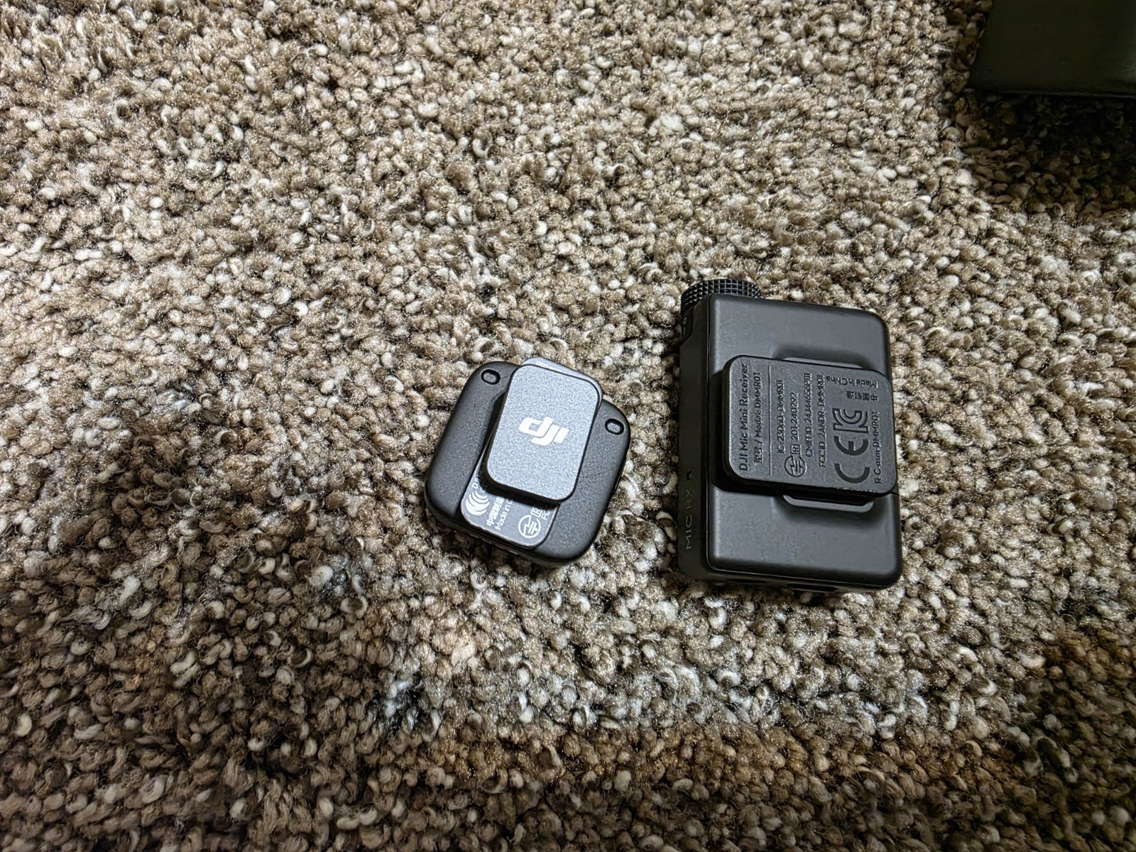 DJI Mic Mini Compact Wireless Lapel Microphone – Incomplete Set (1TX/1RX)