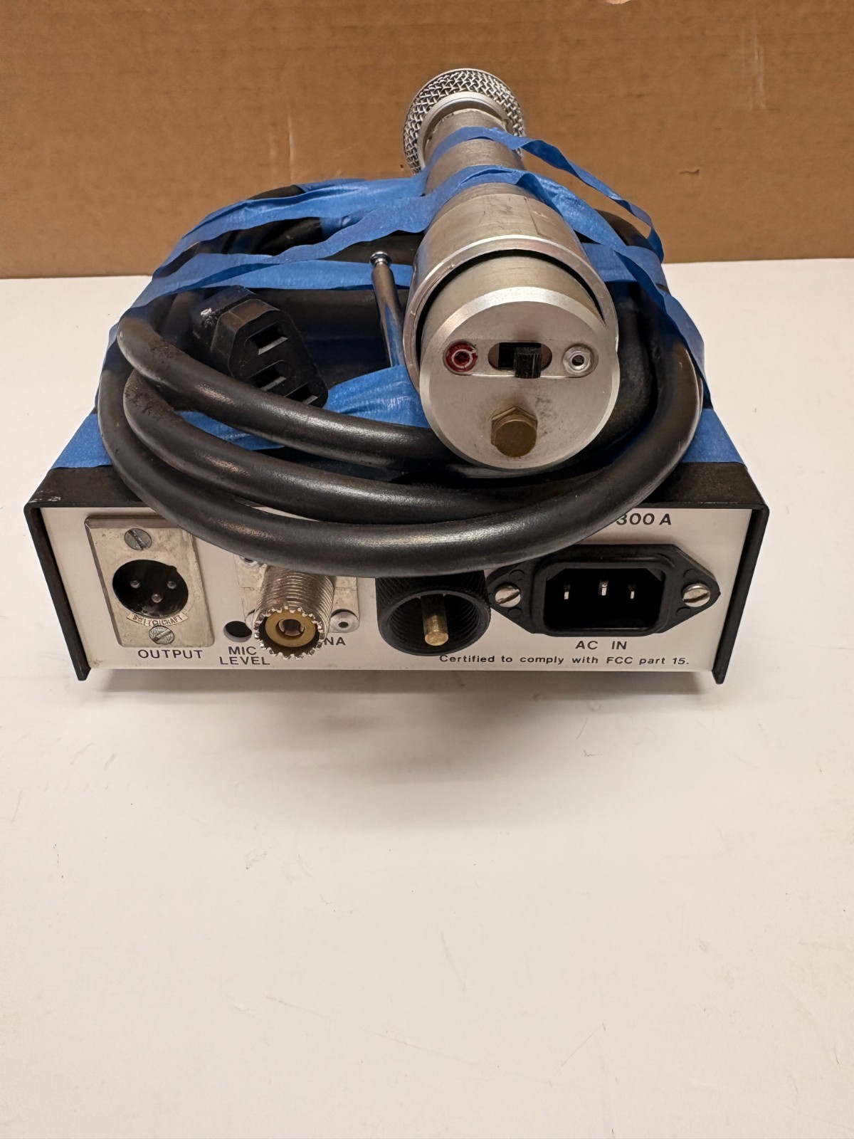 HME WM-300A WIRELESS RECEIVER & M250 MICROPHONE