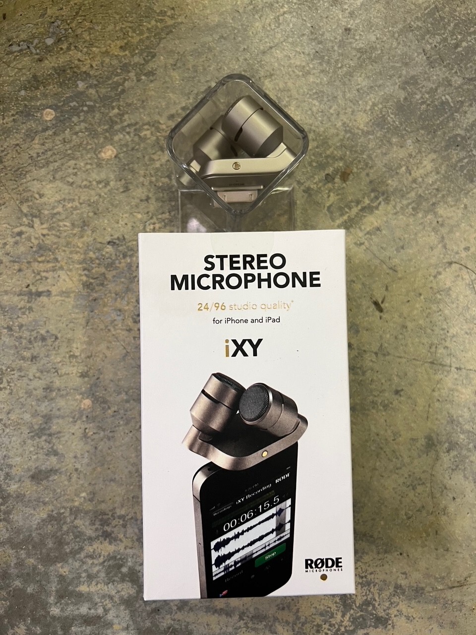 Rode iXY Stereo Professional Microphone for iPhone & iPad with 30 Pin Connector