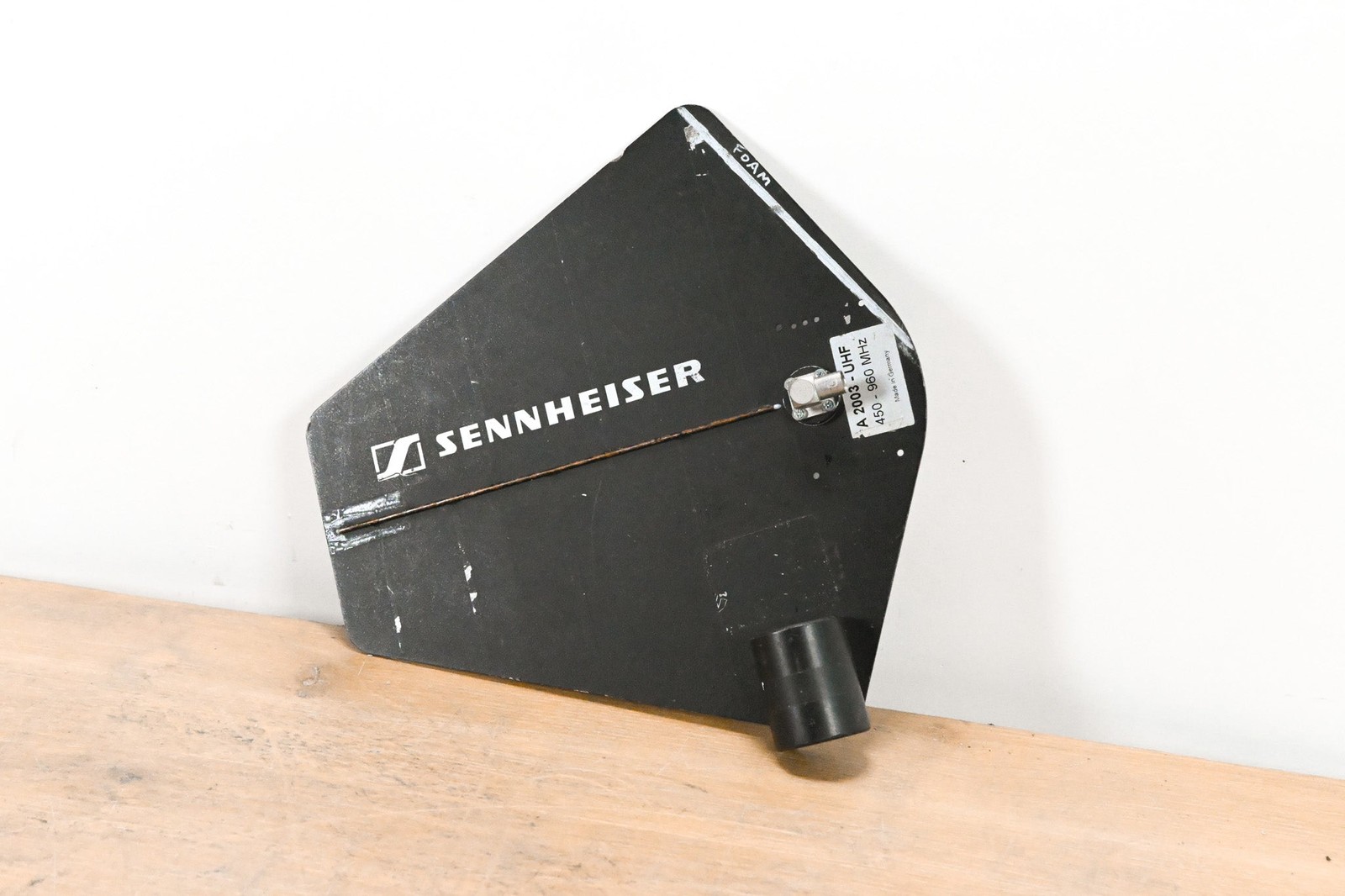 Sennheiser A-2003-UHF Passive Directional Antenna – 450-960 MHz CG01172