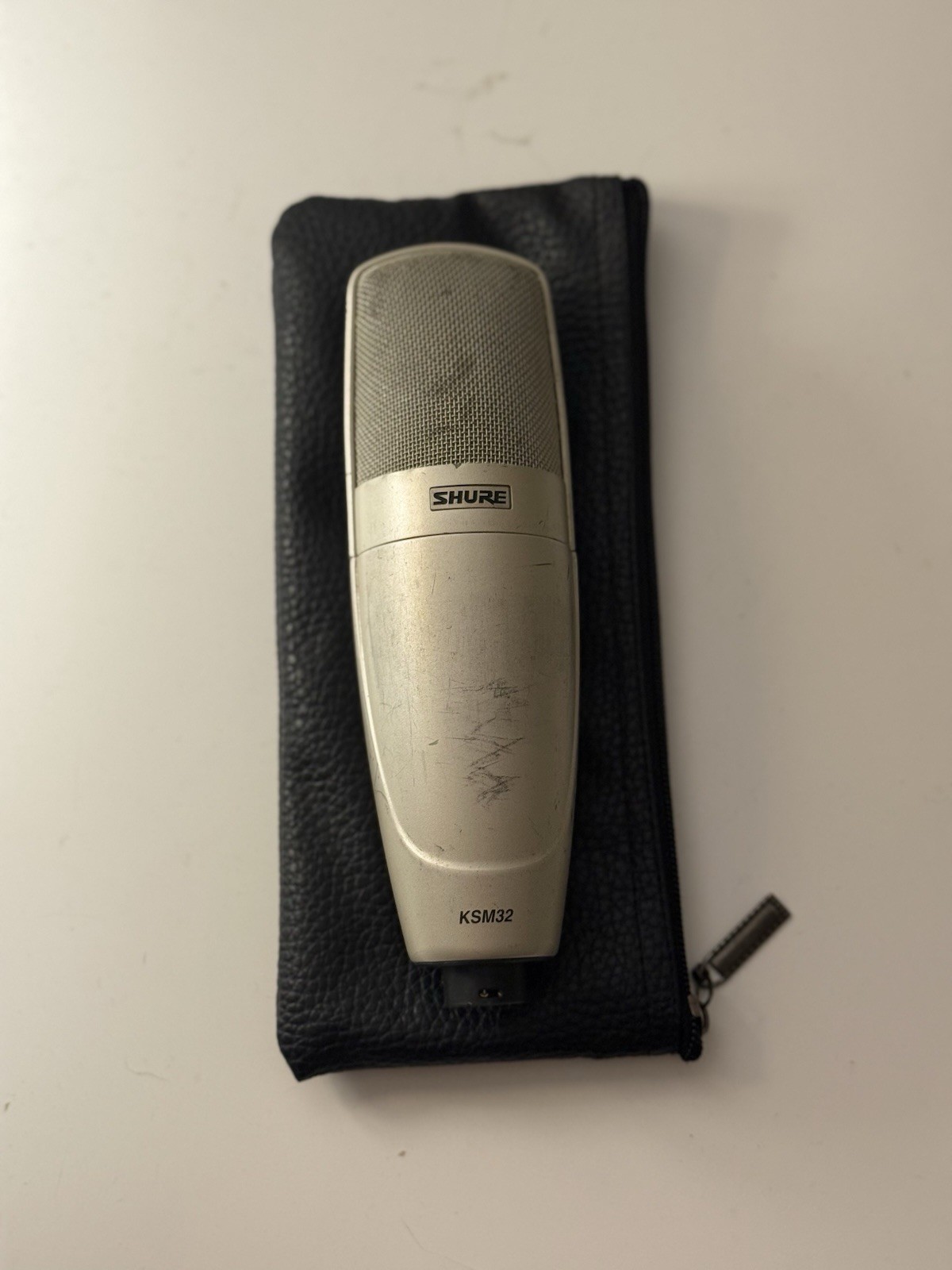 Shure KSM32 Silver Large Diaphragm Condenser Microphone with Mic Clip & Case