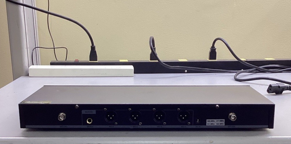 D Debra D‑440 4‑Channel Wireless