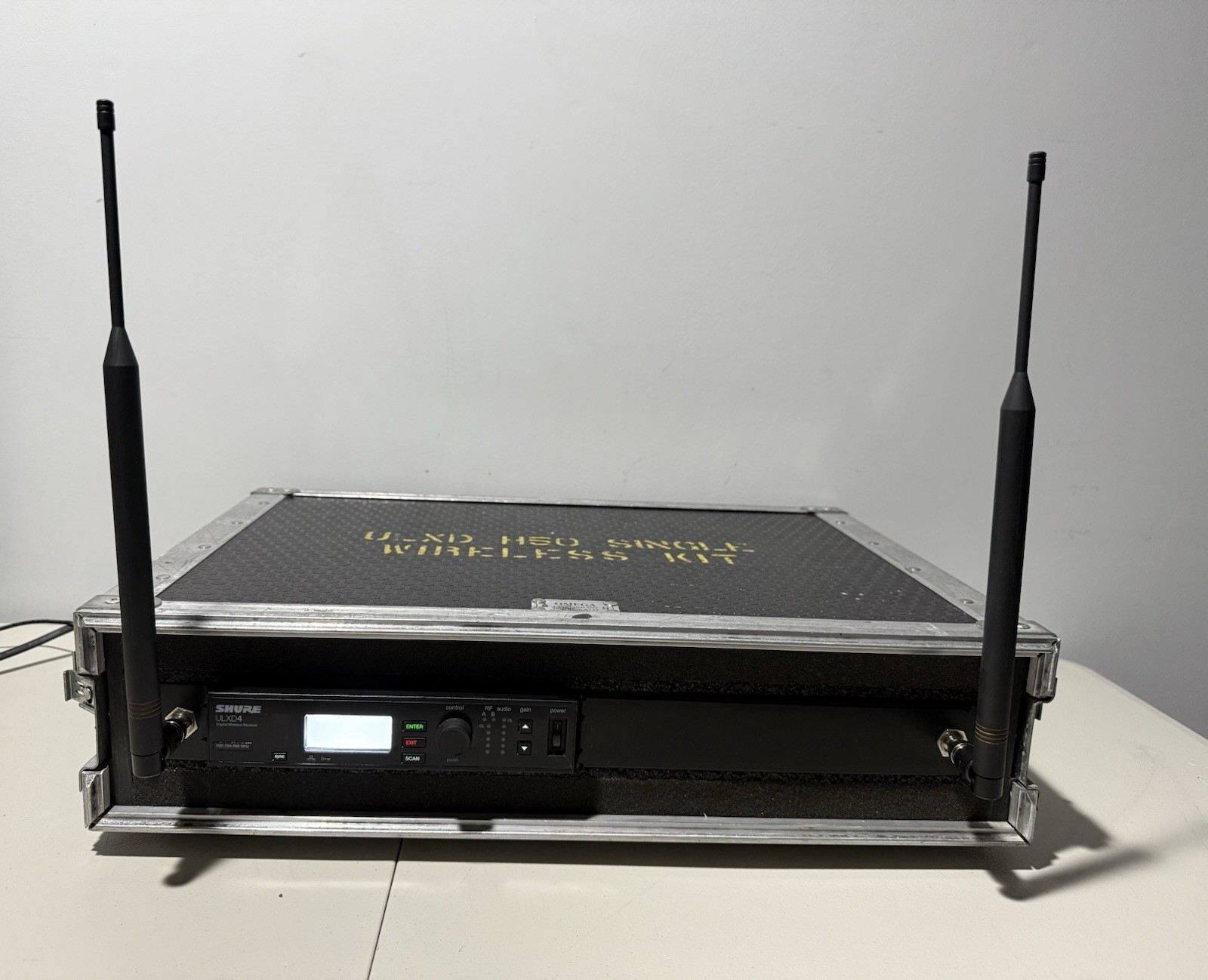 Shure ULXD4 H50 (534-598)MHz Digital Wireless Microphone Kit with Beta 87a