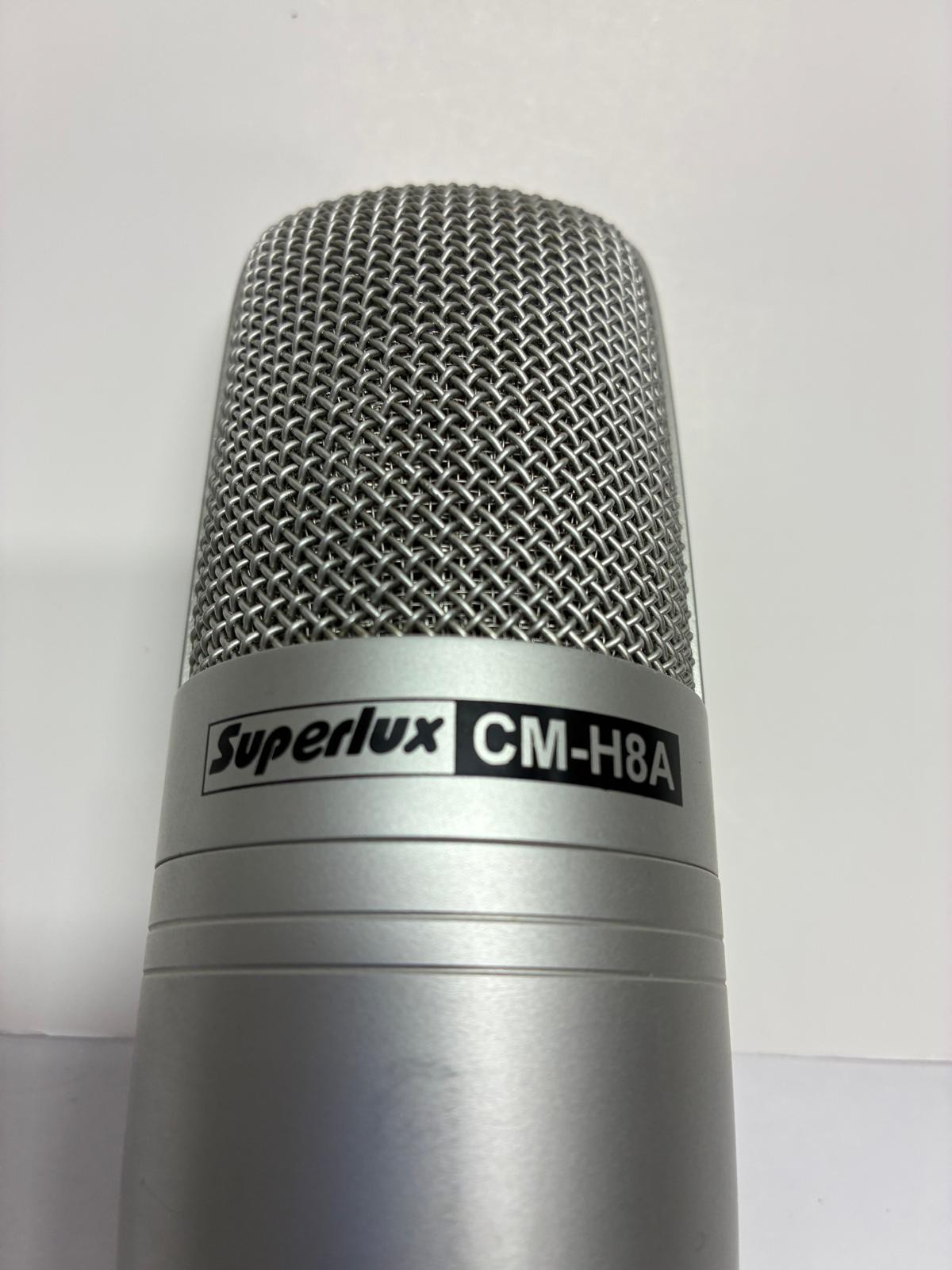 Superlux CM-H8A Studio Condensor Microphone with audio technica case