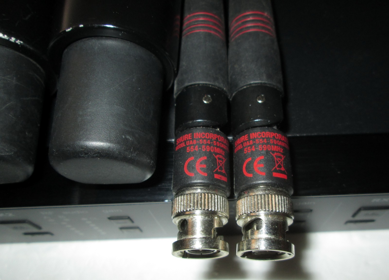 SHURE ULXD4Q-H50, 3 x ULXD2-H50 SM87A & SM58 Wireless Microphone & Receiver