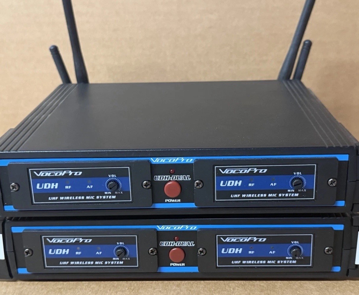 VocoPro UDH-DUAL Wireless Microphone System 4 Lavalier Mics 2 Receivers Complete