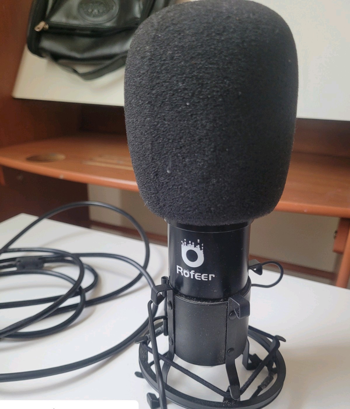 Working Rofeer USB Microphone – With Chord – Mic Filter Stand New Condition