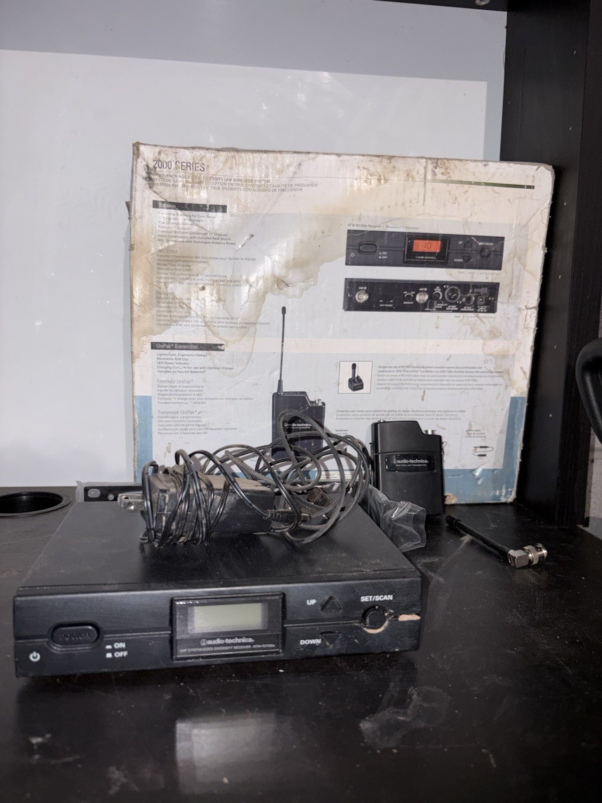 Audio Technica ATW-R2100a Wireless Receiver 487-507MHZ W/ Box & Accessories