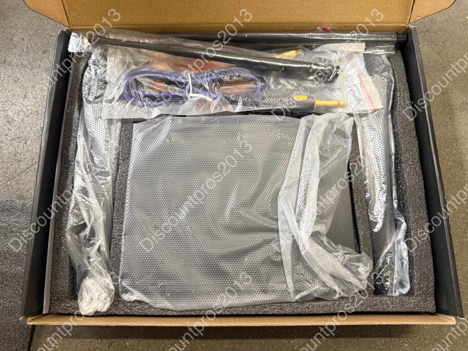 VEGUE VW-022 Dual UHF Wireless Microphone System — NEW IN BOX