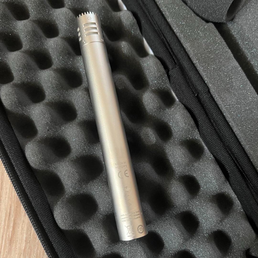 Reference Small Diaphragm Condenser Microphone AKG C451B With Case